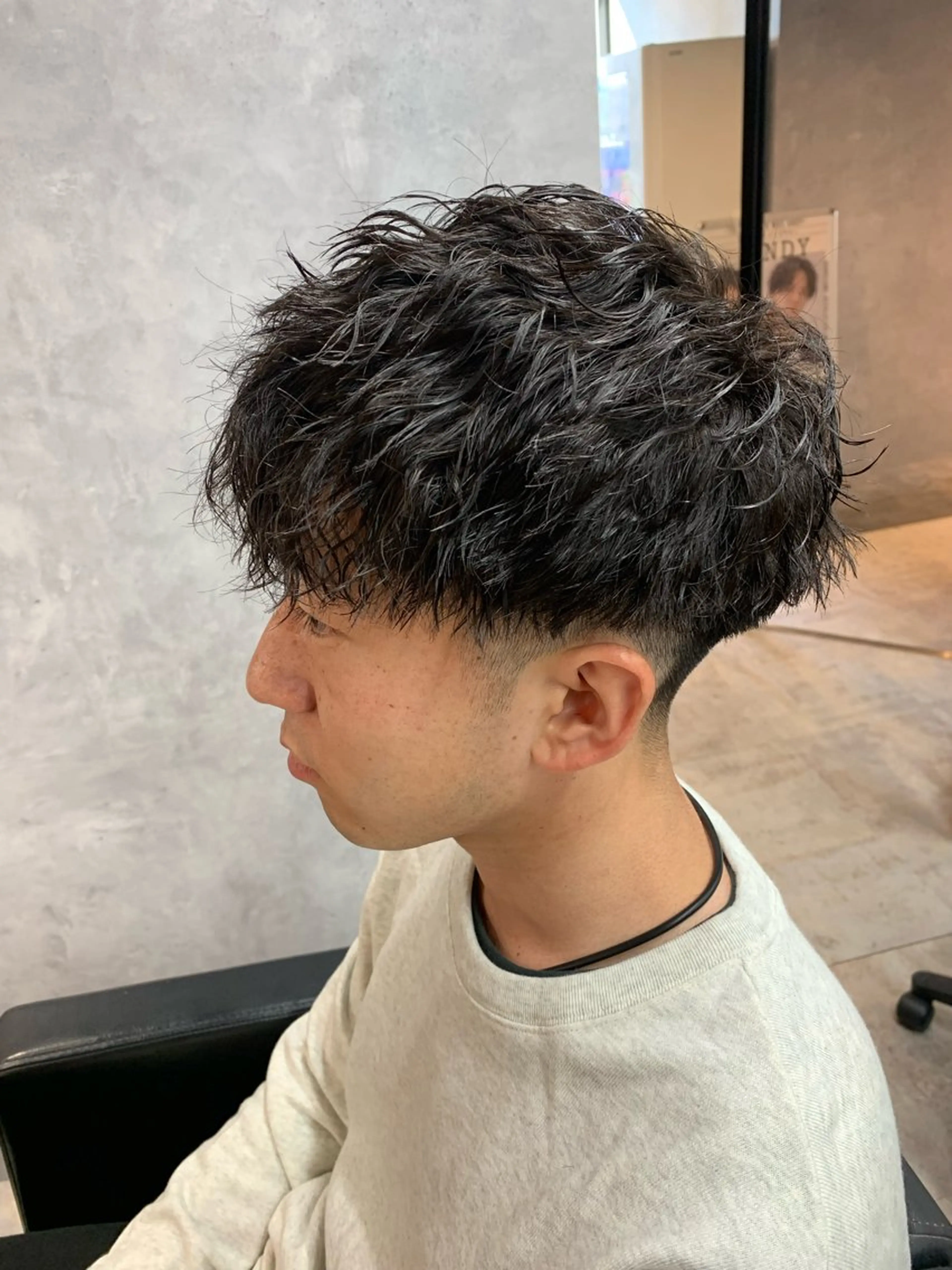 ショート パーマ メンズ メンズパーマ 刈り上げ ショートヘア センターパート/ メンズ特化/植田 柊のヘアスタイル