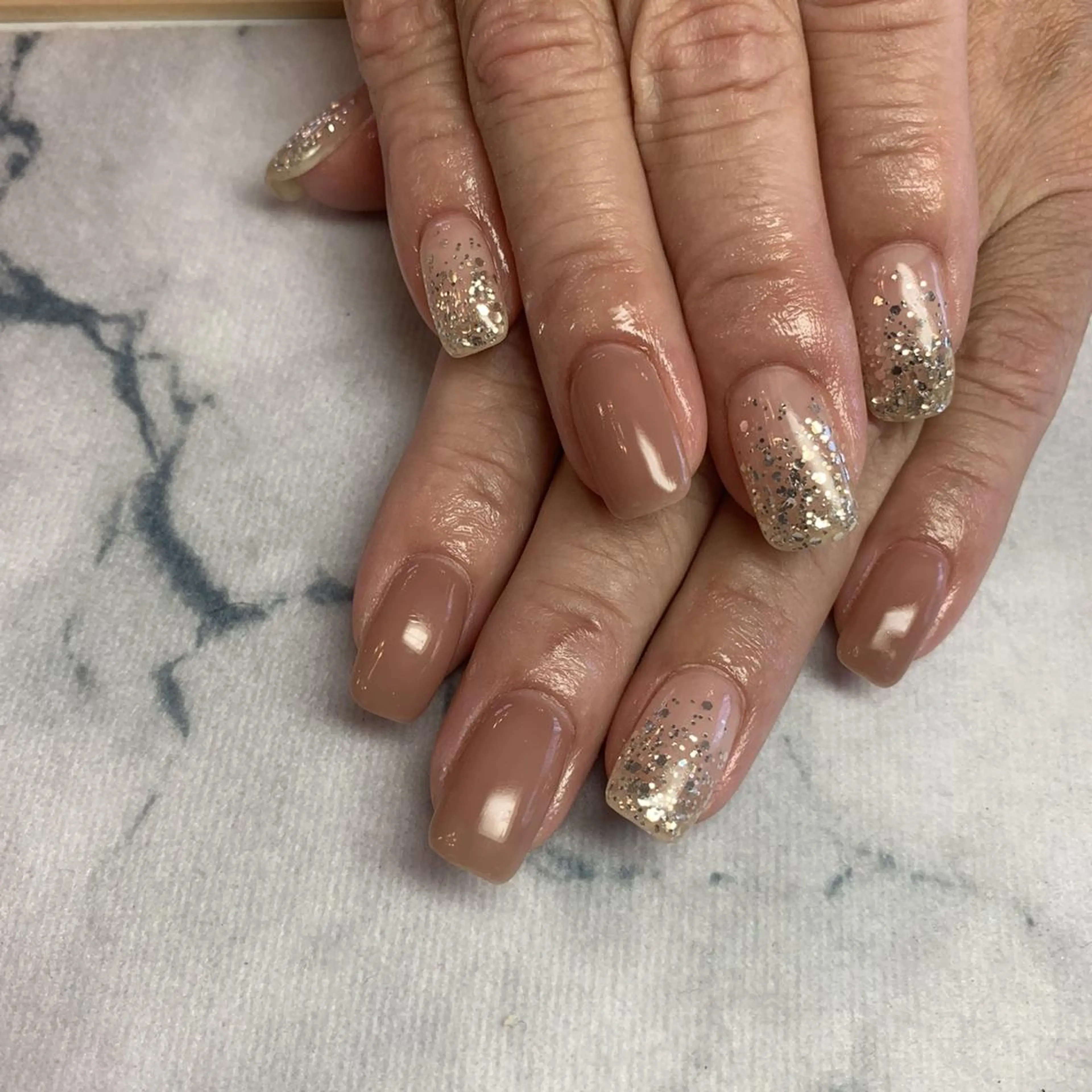 ネイル ネイルリボン 受付スタッフのネイルデザイン