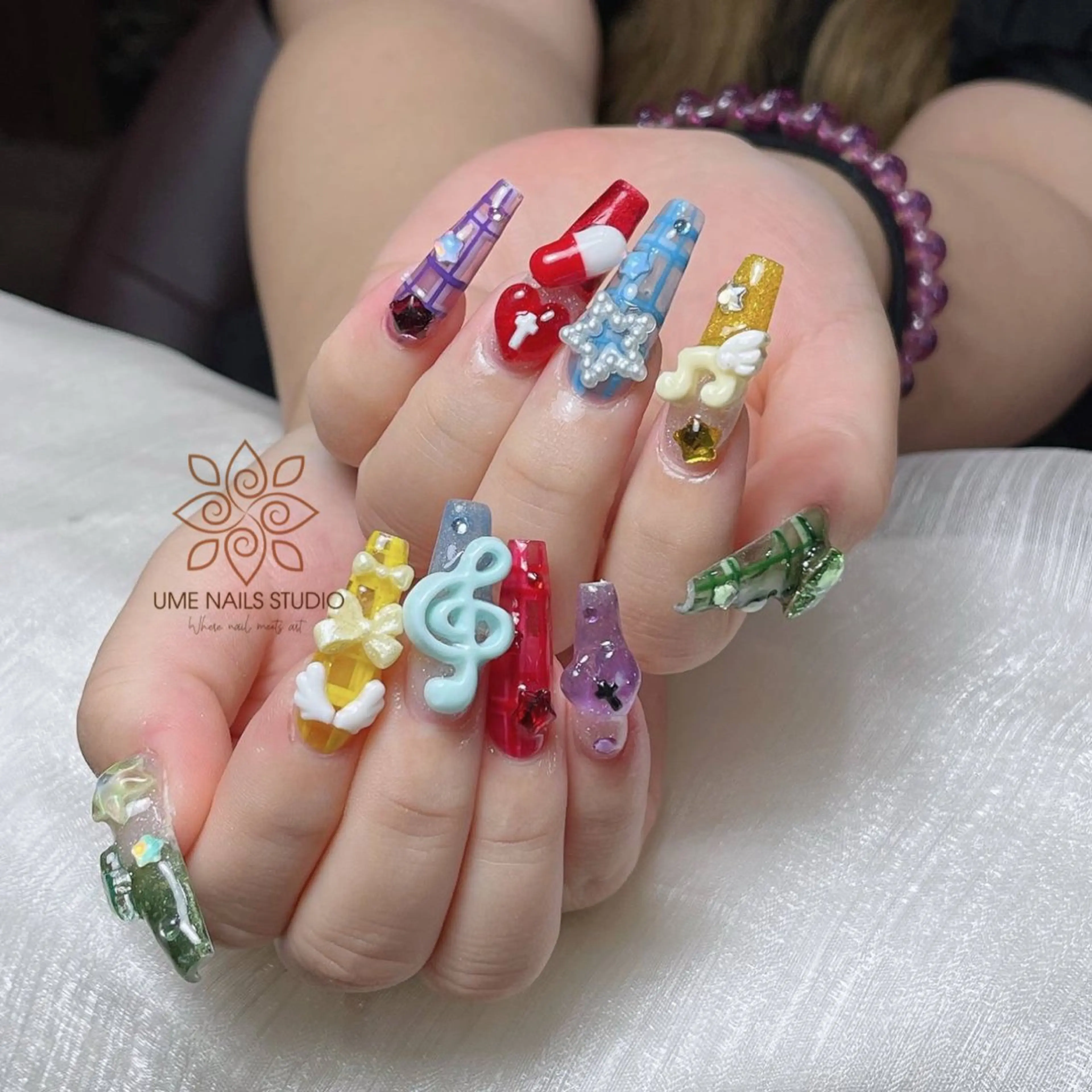 ネイル チークネイル クリアネイル ガーリー キラキラネイル 韓国ネイル Ume Nail Studioのネイルデザイン