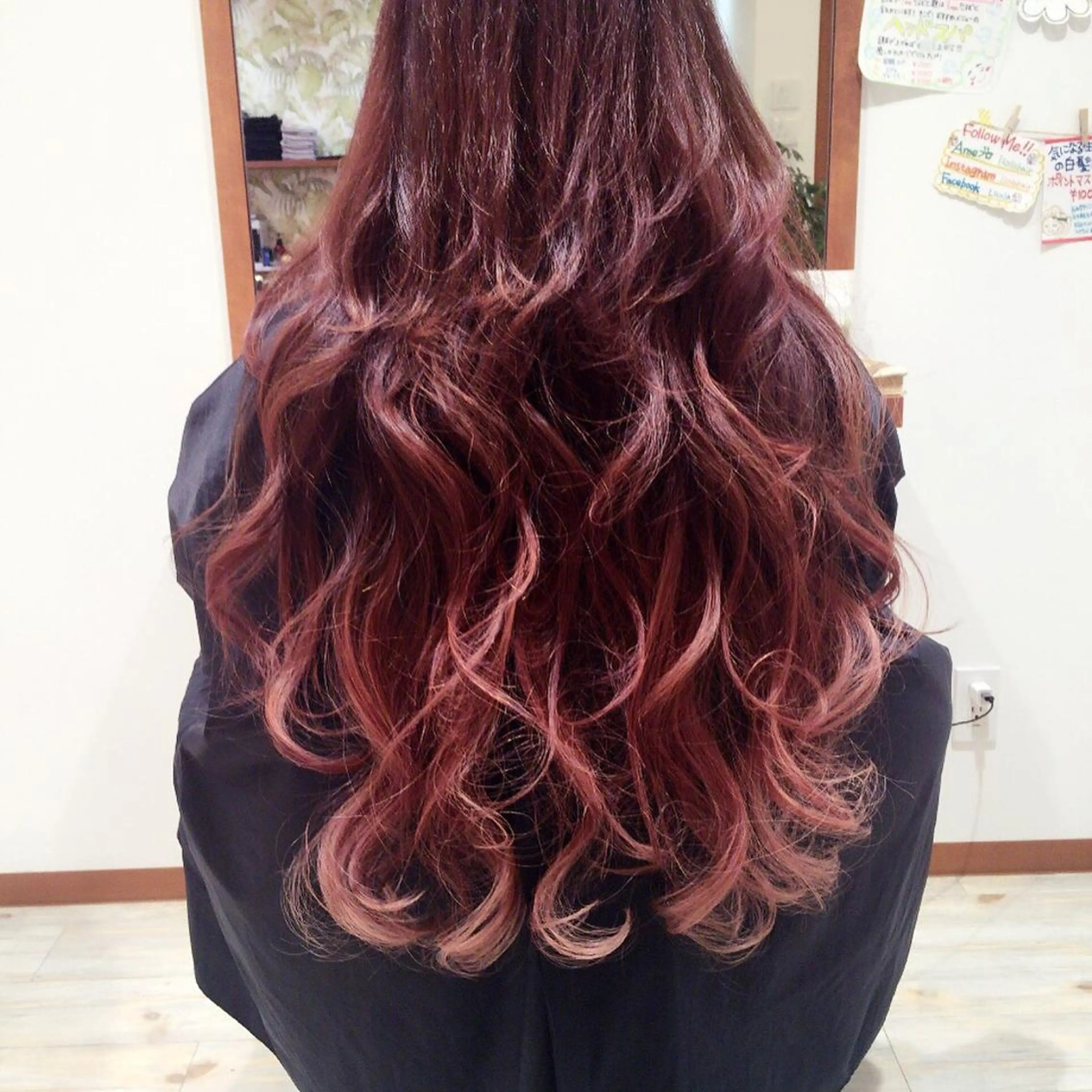 ロング カラー グラデーションカラー Licola リコラのヘアスタイル