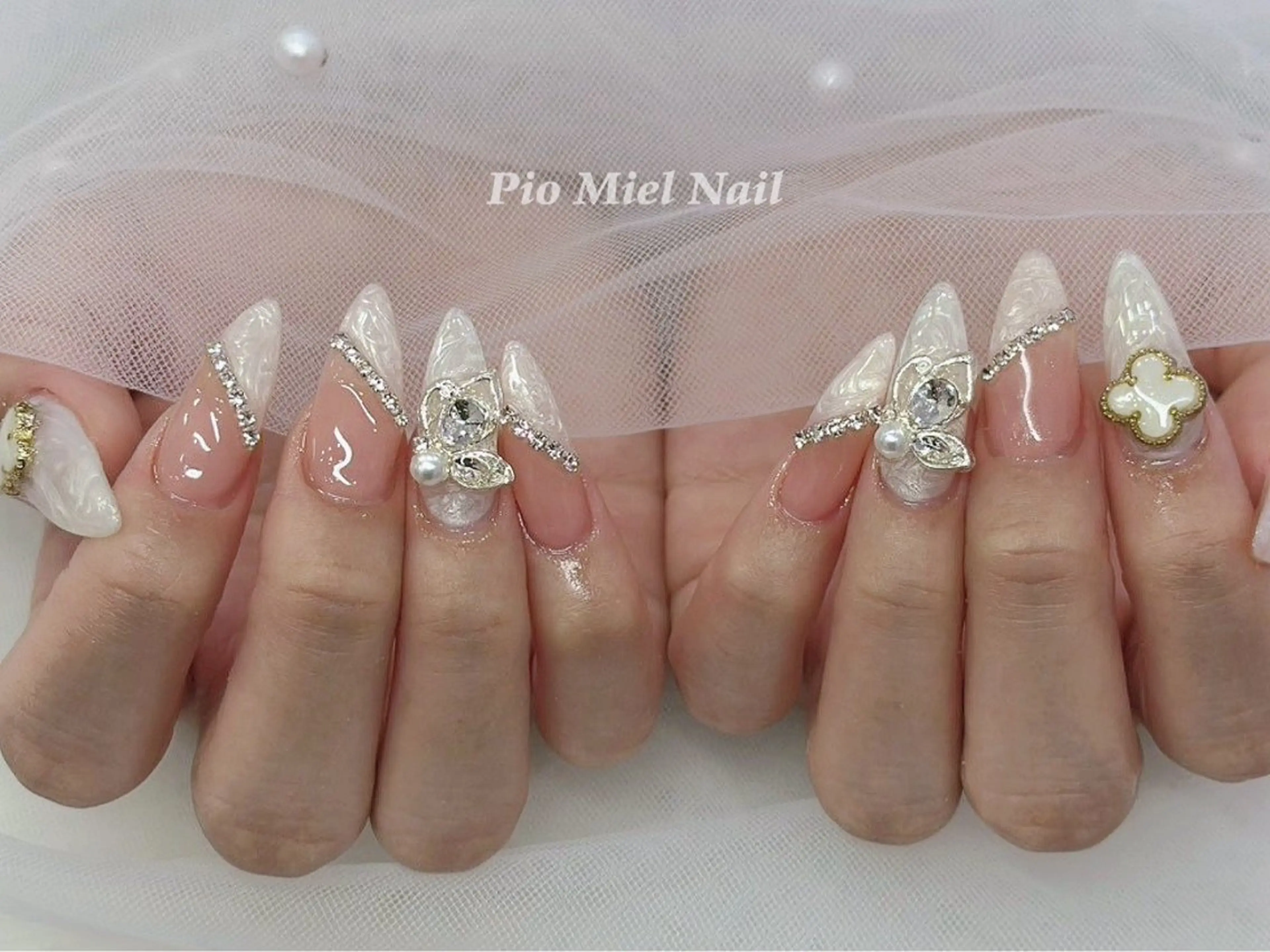 ロング カラー ピンクカラー ハンドネイル momo 長さだしのネイルデザイン