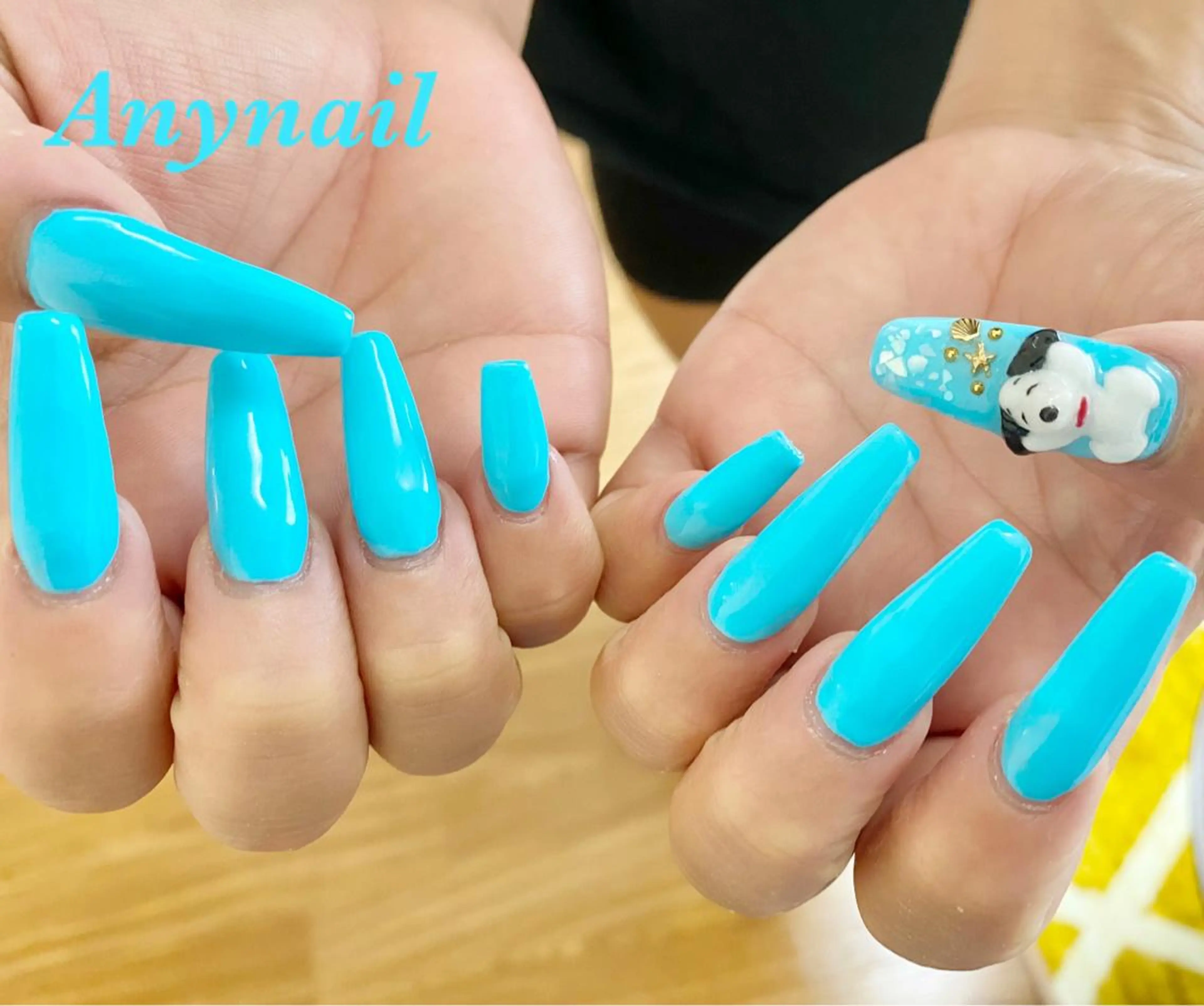 ネイル ブルー ロングネイル ワンカラーネイル スカルプネイル 夏ネイル ハンドネイル 岩澤 恵子のネイルデザイン