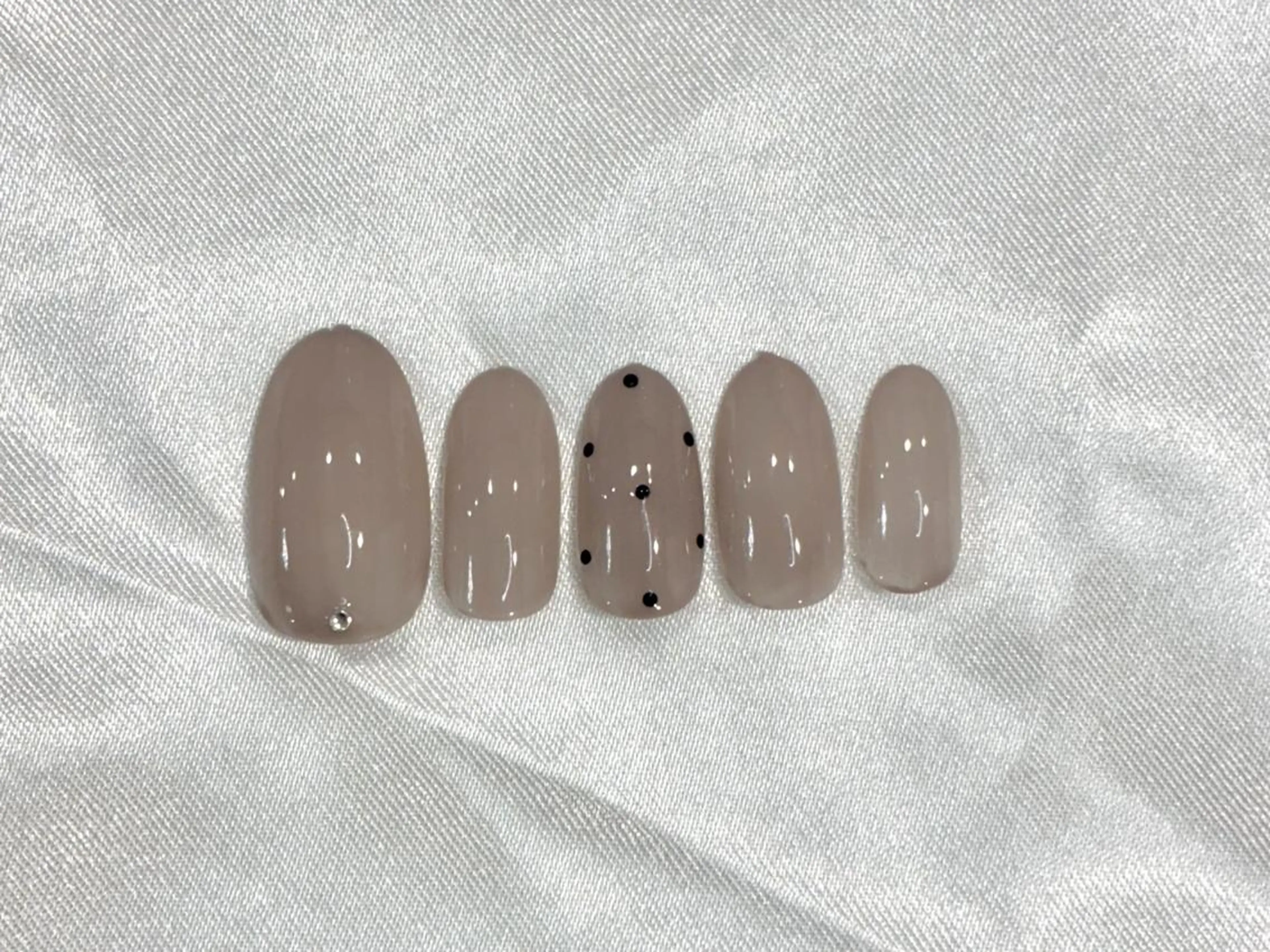 ネイル ハンドネイル 1アイ&ネイルサロン リスブラン銀座新富町のネイルデザイン