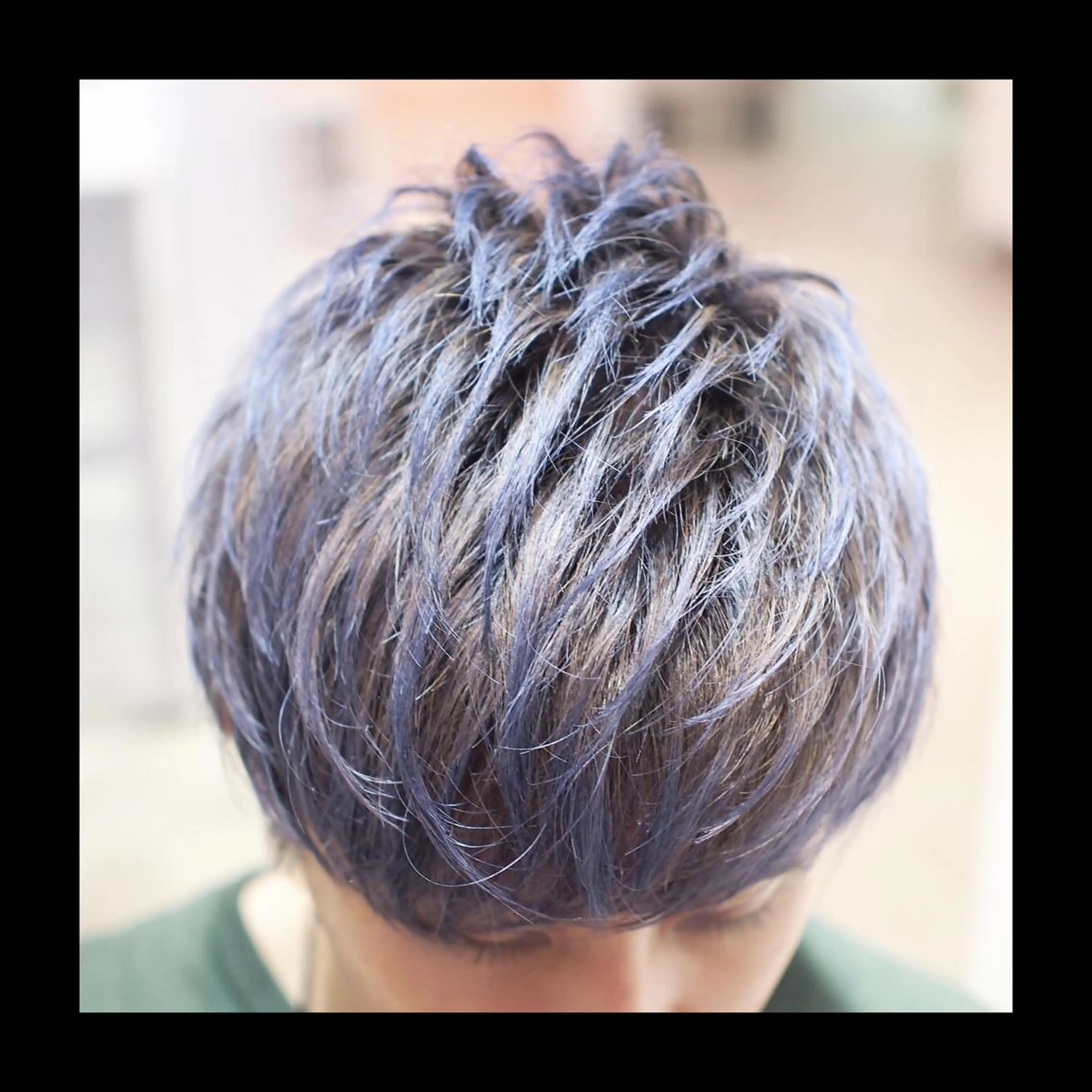 ショート カラー メンズ ヘアカラー 及川シゲル 髪質改善講師のヘアスタイル