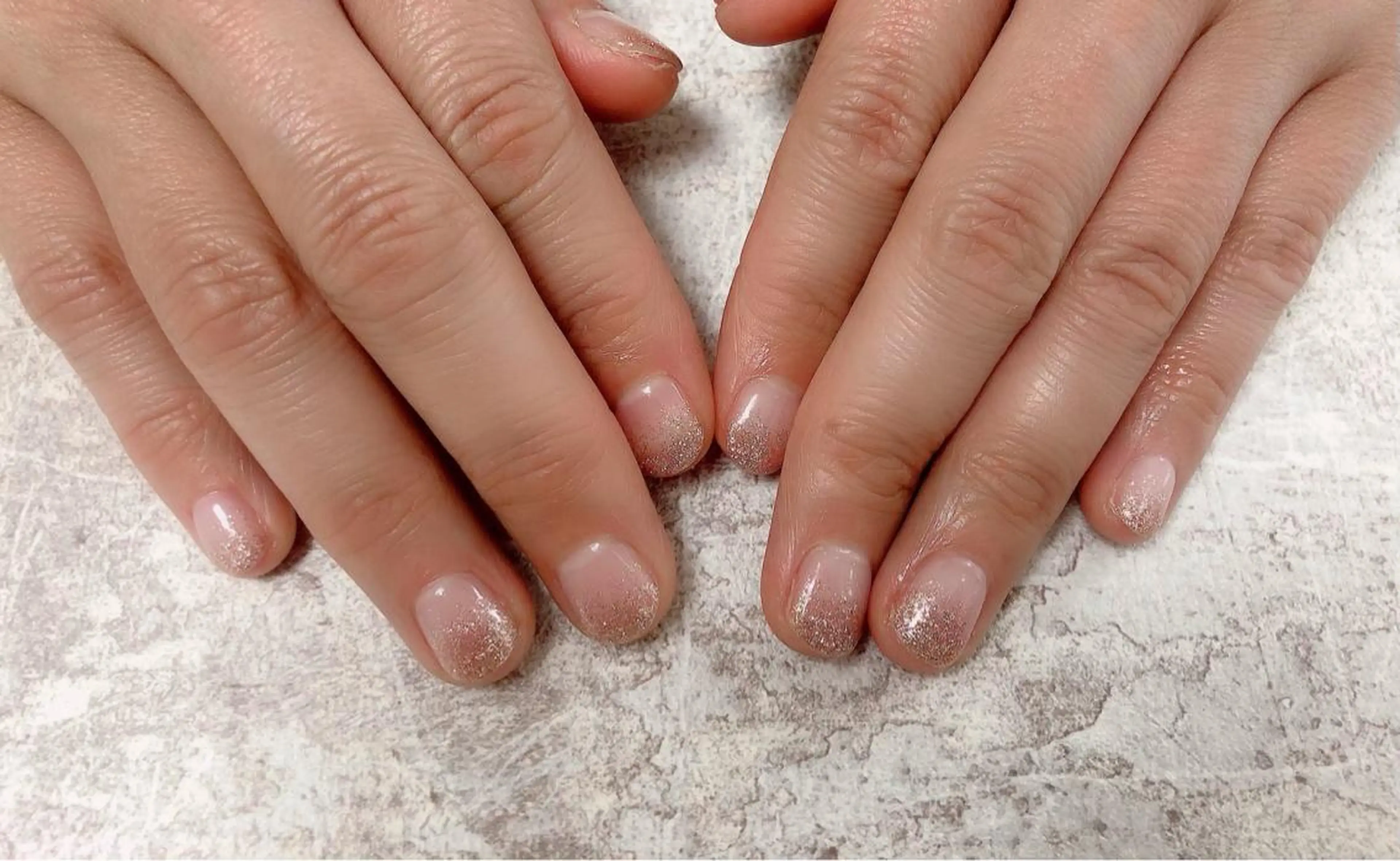 ネイル ラメ(グリッター) ラメグラデーション ハンドネイル mogunail &blowのネイルデザイン