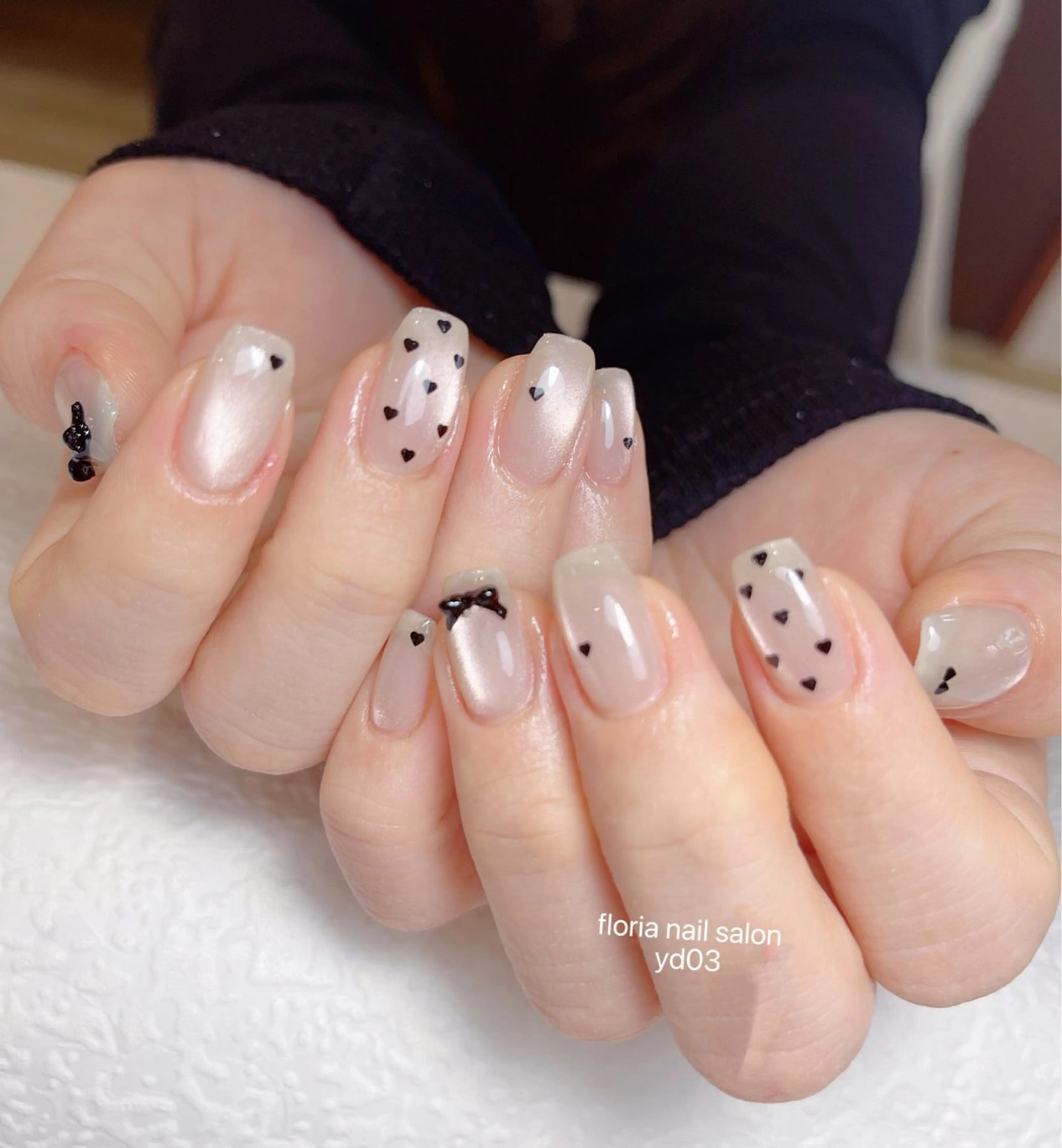 ネイル アートネイル ボルドー チークネイル ドット フレンチネイル ハンドネイル Floria nail salonのネイルデザイン