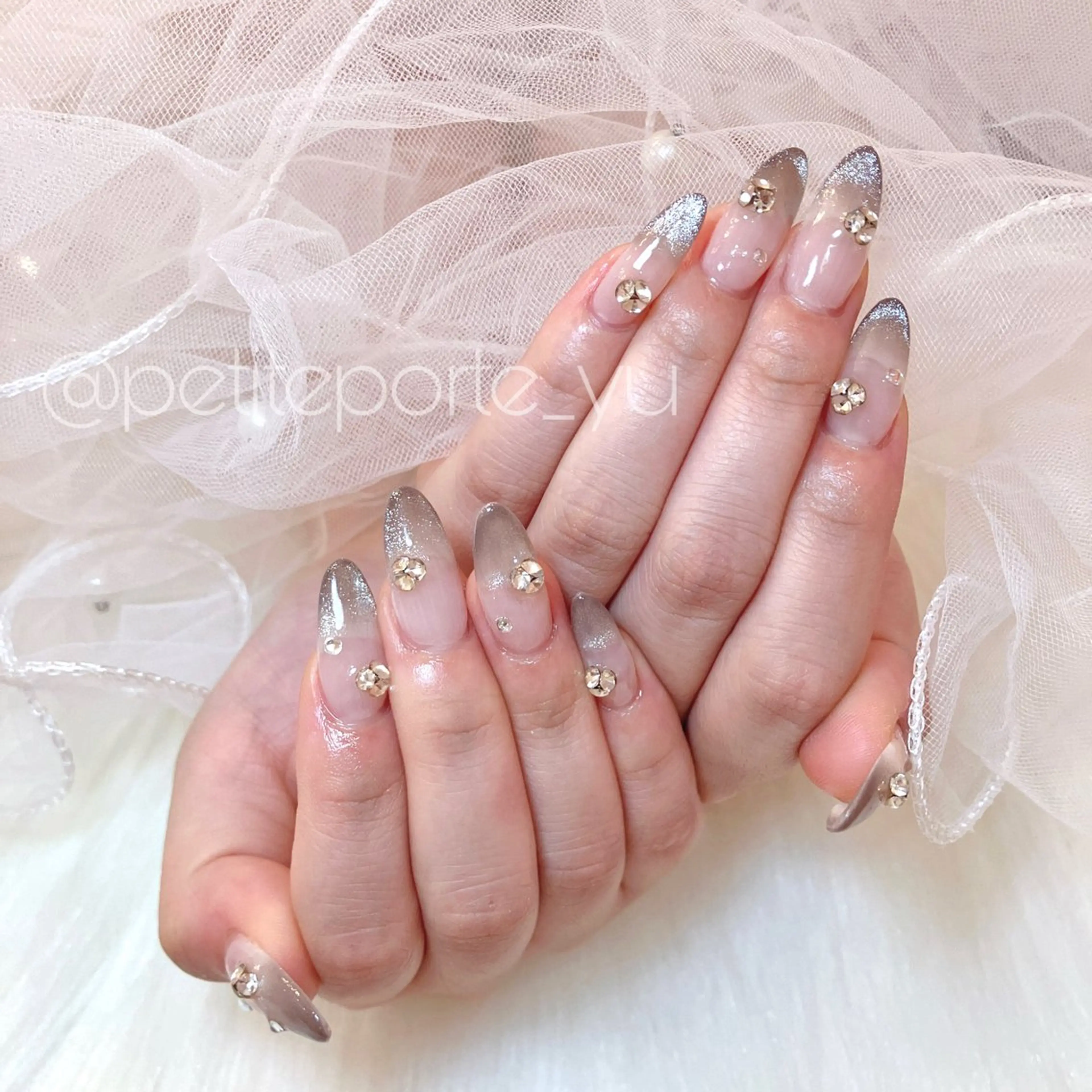 ネイル アートネイル 長さ出し フレンチネイル キラキラネイル 持ち込み ハンドネイル petite porteのネイルデザイン