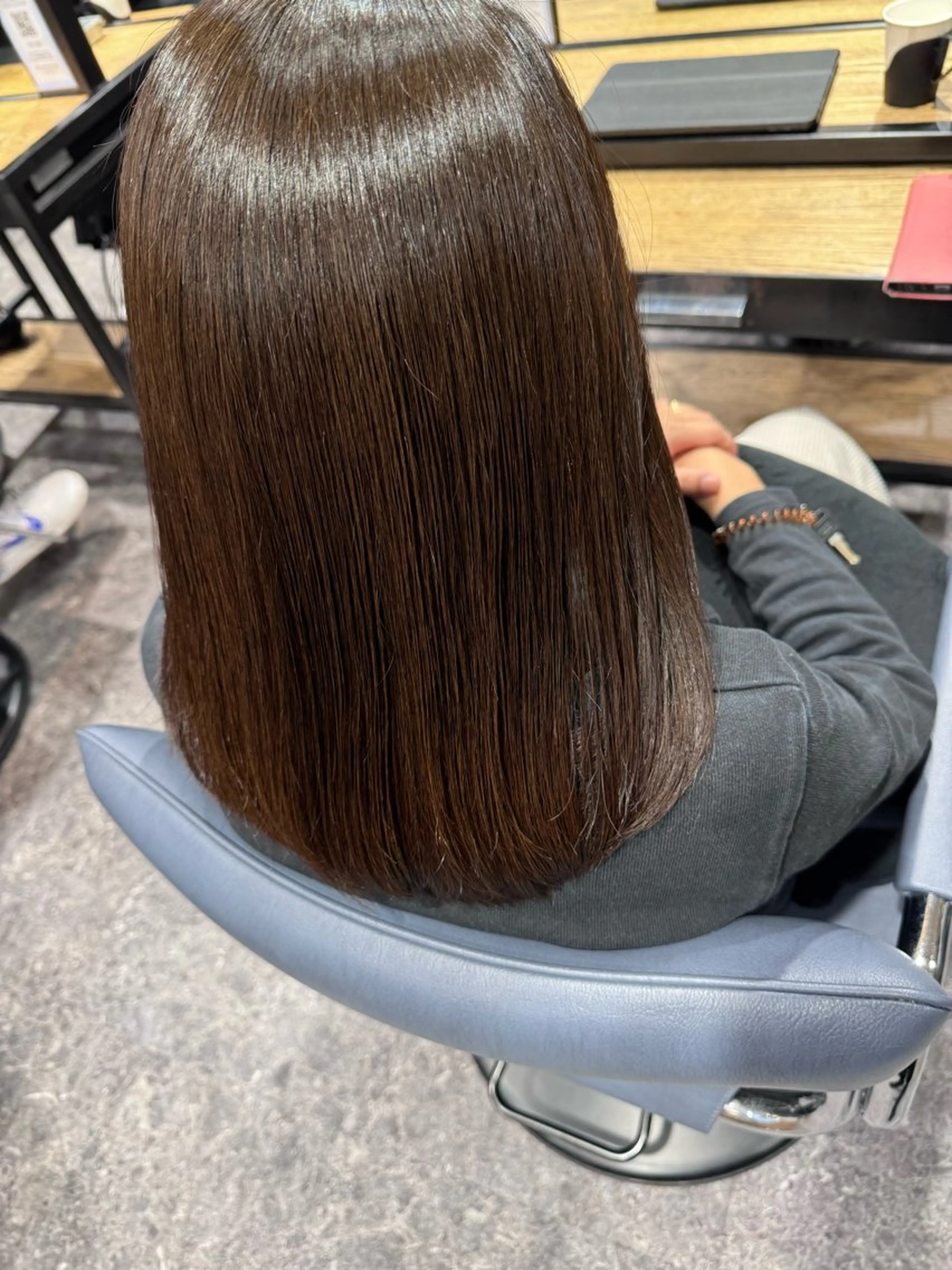 セミロング カラー ブリーチ イルミナカラー 髪質改善 縮毛矯正 カット ヘアカラー トリートメント OAK 中目黒のヘアスタイル