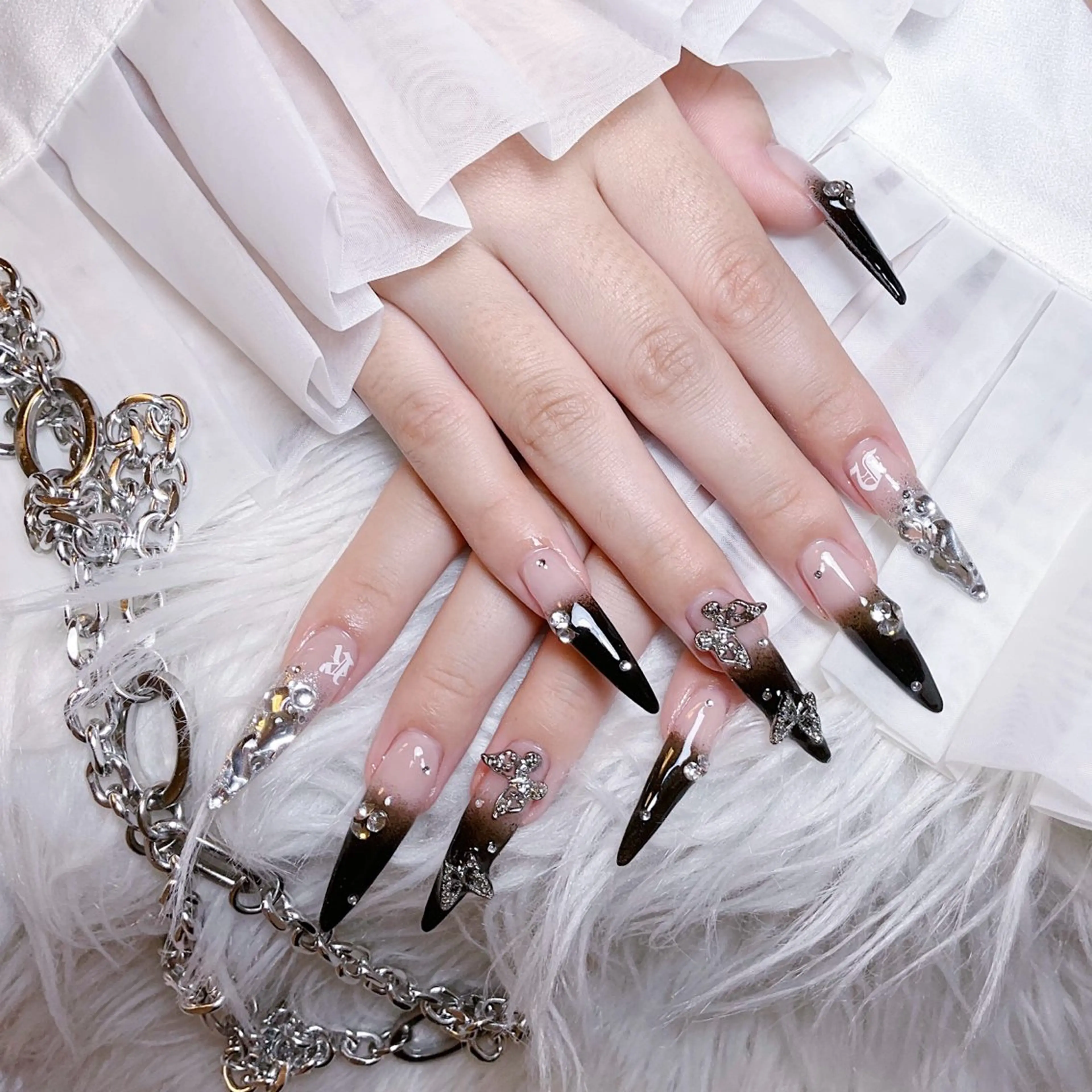 ネイル ハンドネイル 🌈Yun nail hyejin💋のネイルデザイン