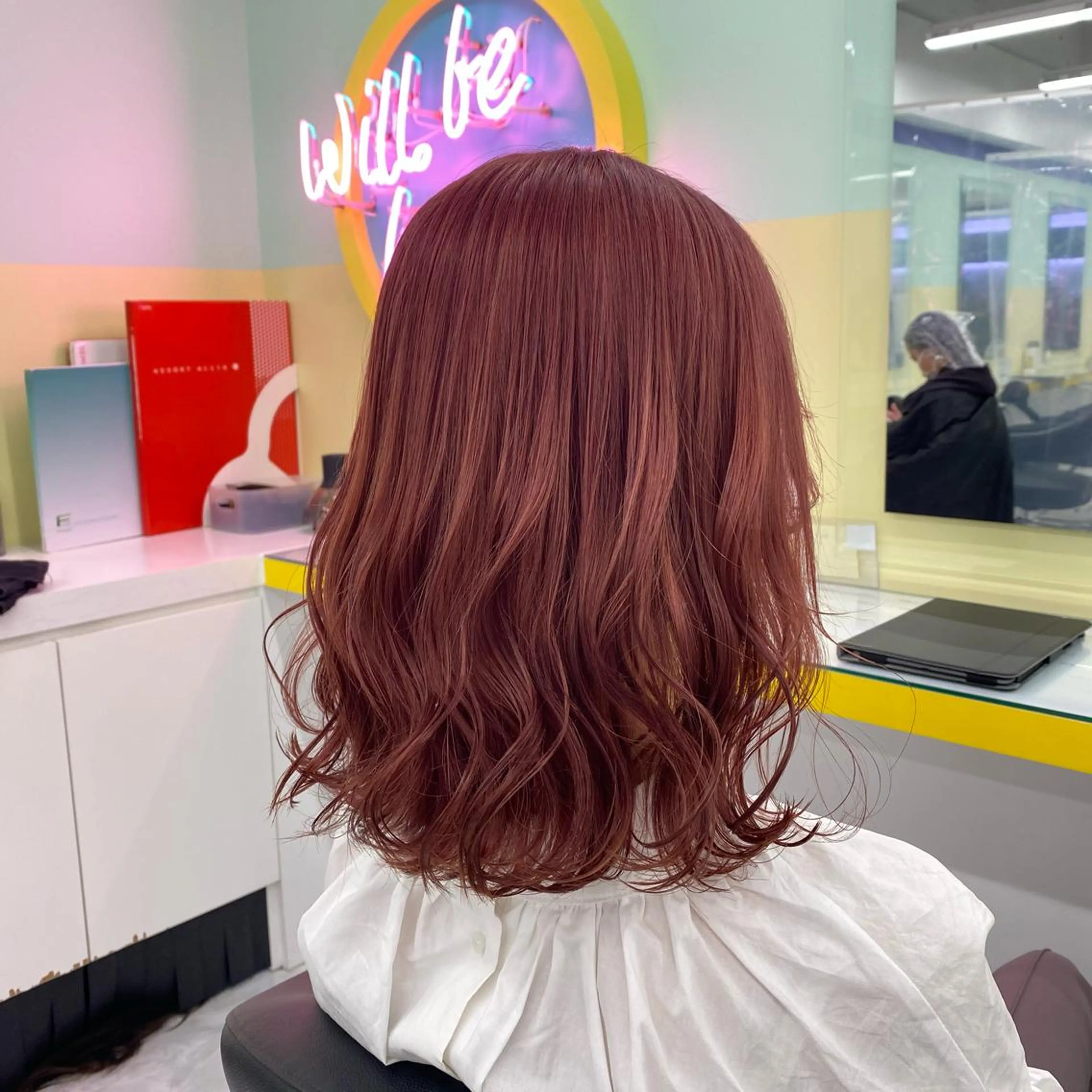 セミロング カラー ヘアアレンジ ヘアカラー トリートメント mai🍑暖色カラー /レイヤー💖のヘアスタイル