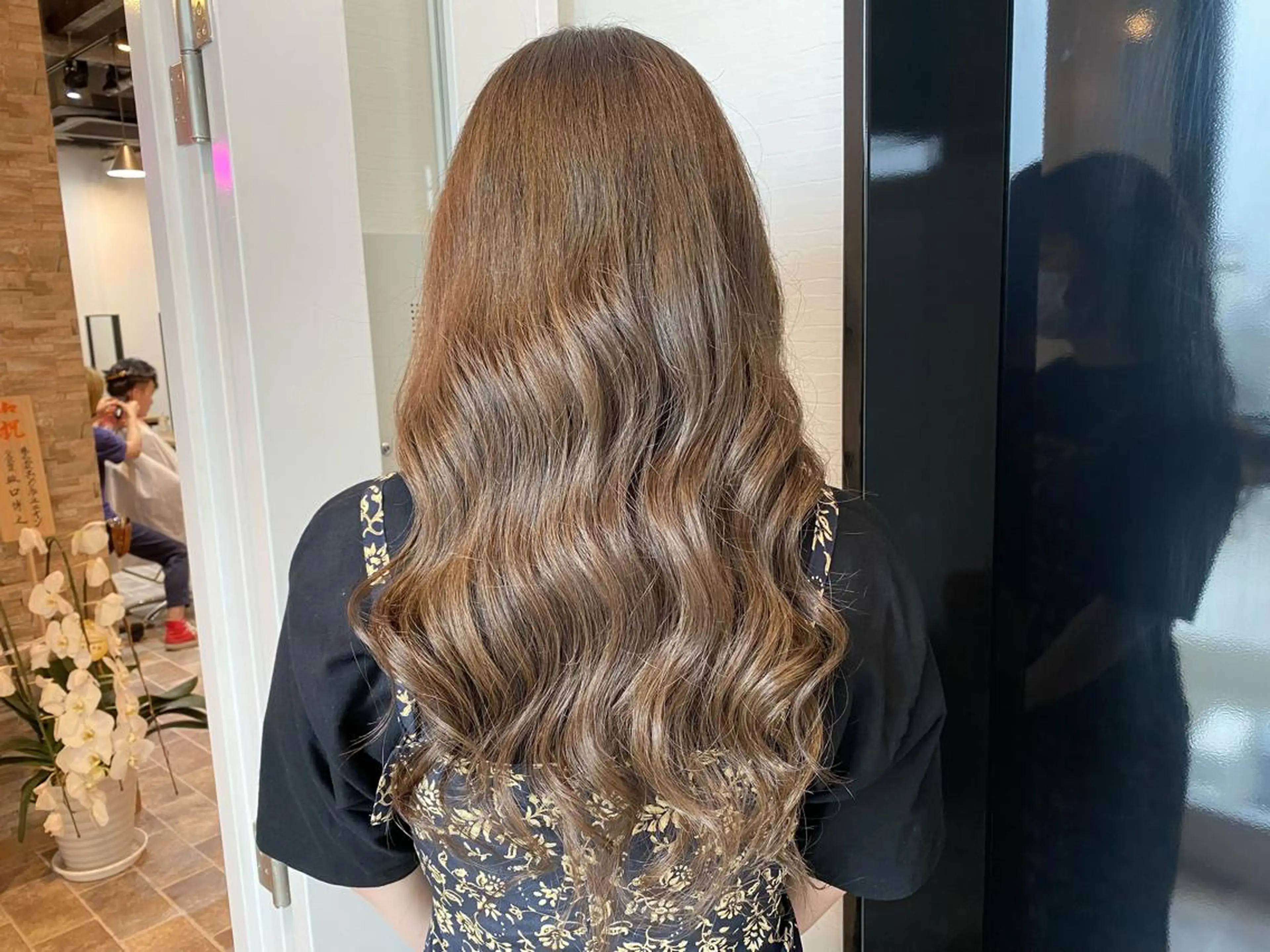 ロング カット ヘアカラー トリートメント ＳＨＩ ＺＵのヘアスタイル