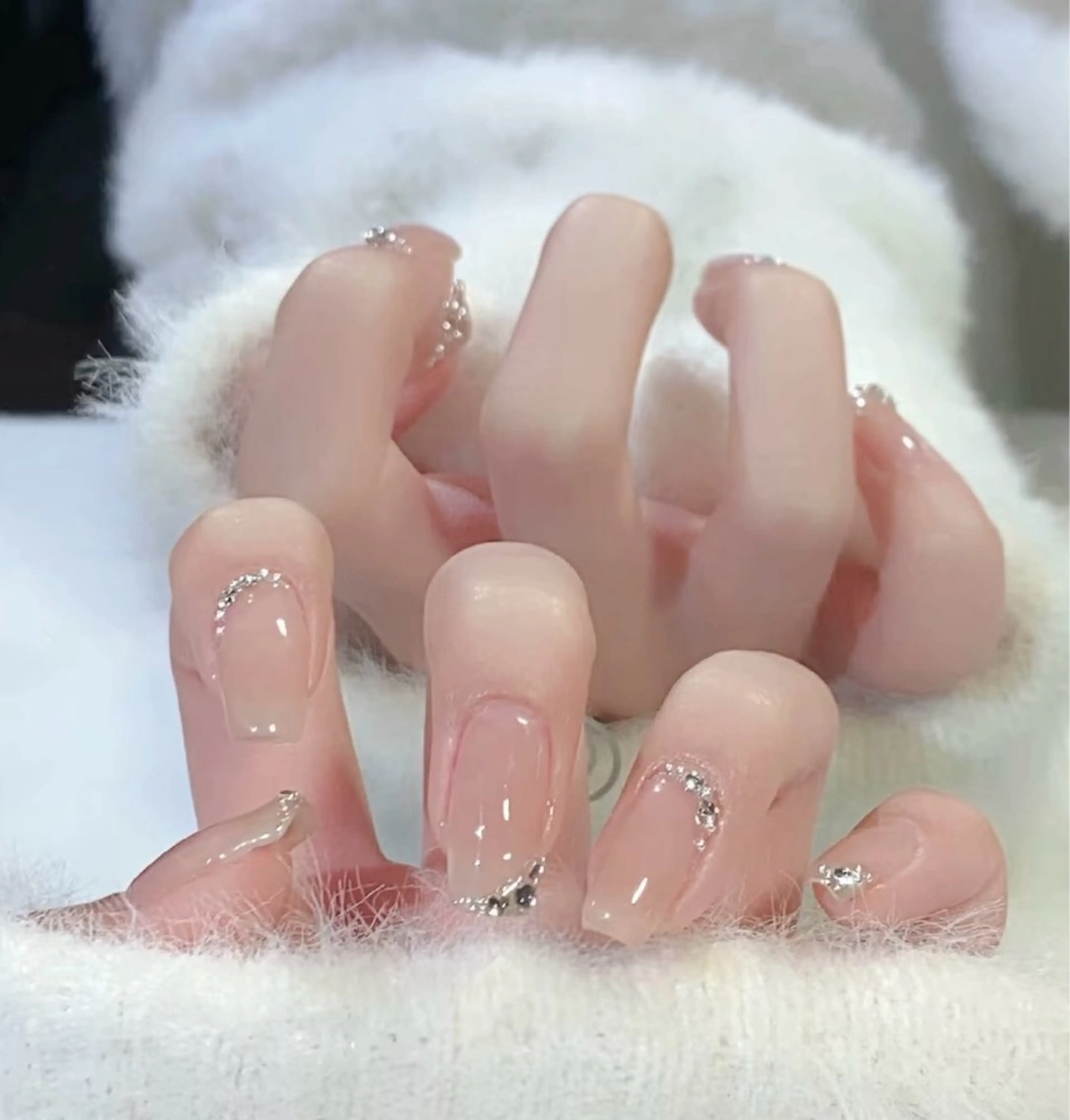 ネイル チークネイル 長さ出し フラワーネイル フレンチネイル ガーリー sun nail池袋 モデル募集のネイルデザイン