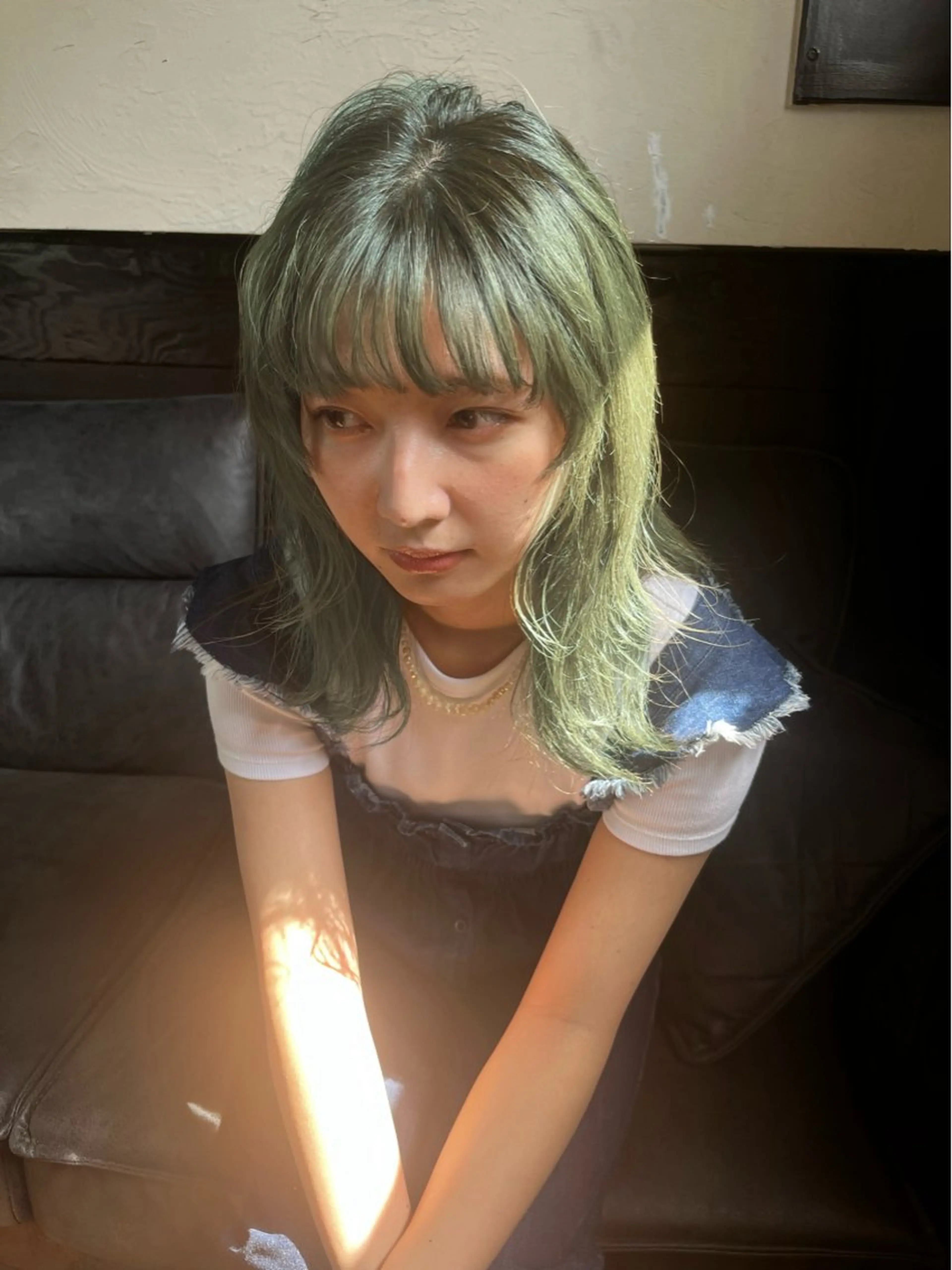 ミディアム カラー 顔まわりレイヤー レイヤーカット カット ヘアカラー トリートメント レイヤーカット/ブラ ウンカラー/河野凜のヘアスタイル