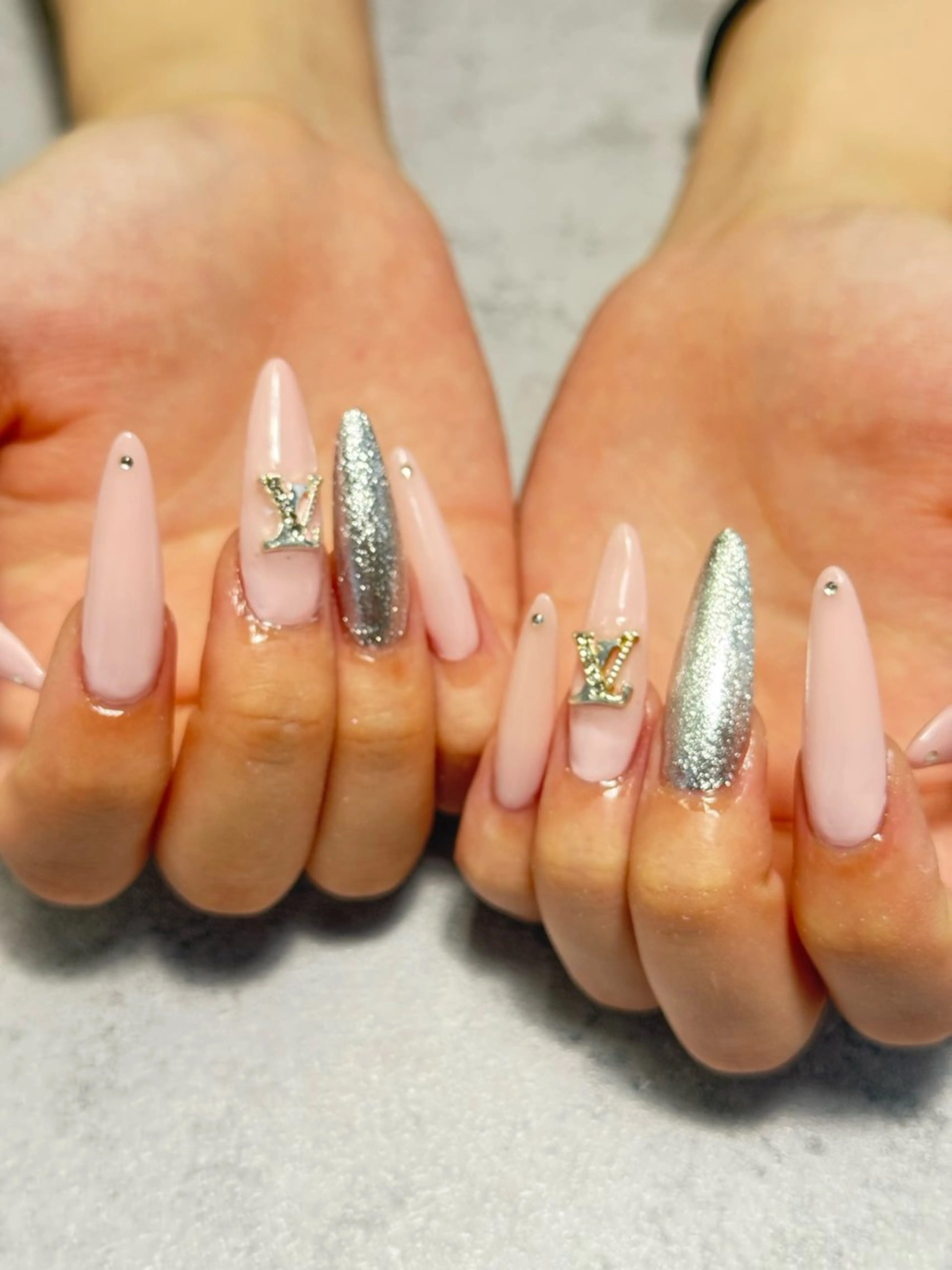 ネイル キラキラネイル ラメ(グリッター) ワンカラーネイル ハンドネイル k+1💅🏻 miyukiのネイルデザイン