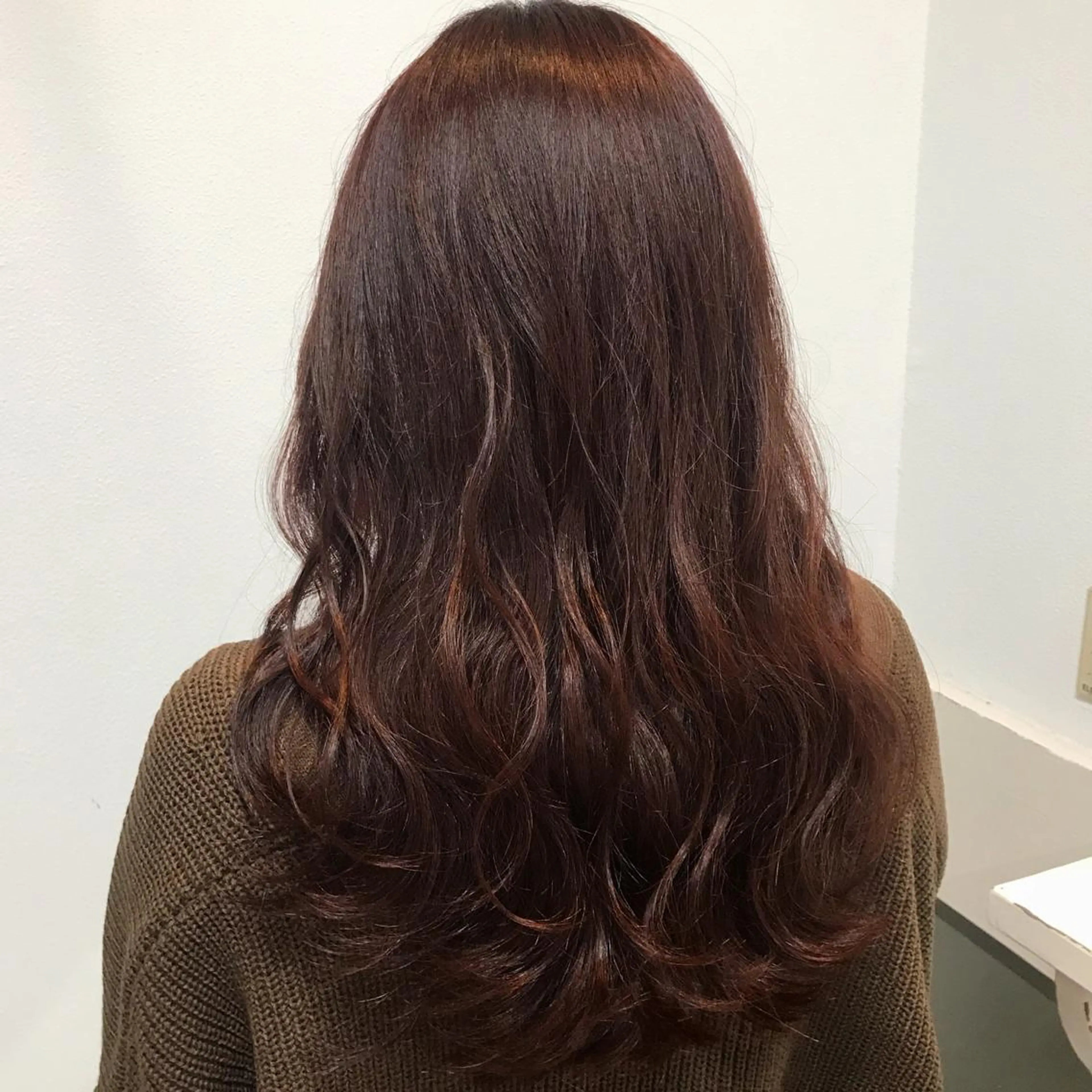 セミロング カラー ヘアアレンジ レッドカラー ローズカラー カット ヘアカラー トリートメント GiseL天神カラー 髪質改善/ブリーチのヘアスタイル