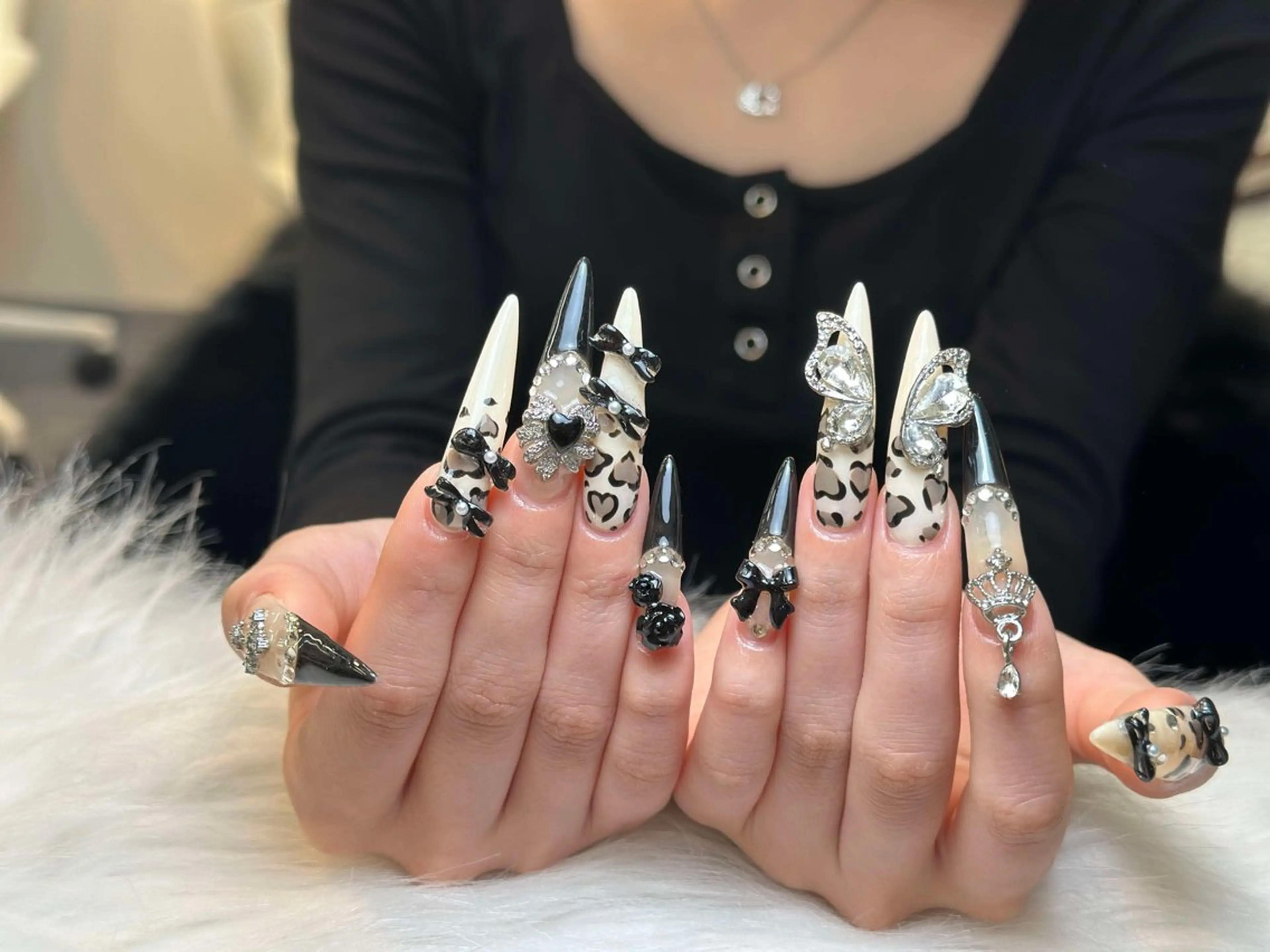 ネイル グラデーション キラキラネイル ワンカラーネイル 冬ネイル Jenn Nail Salonのネイルデザイン