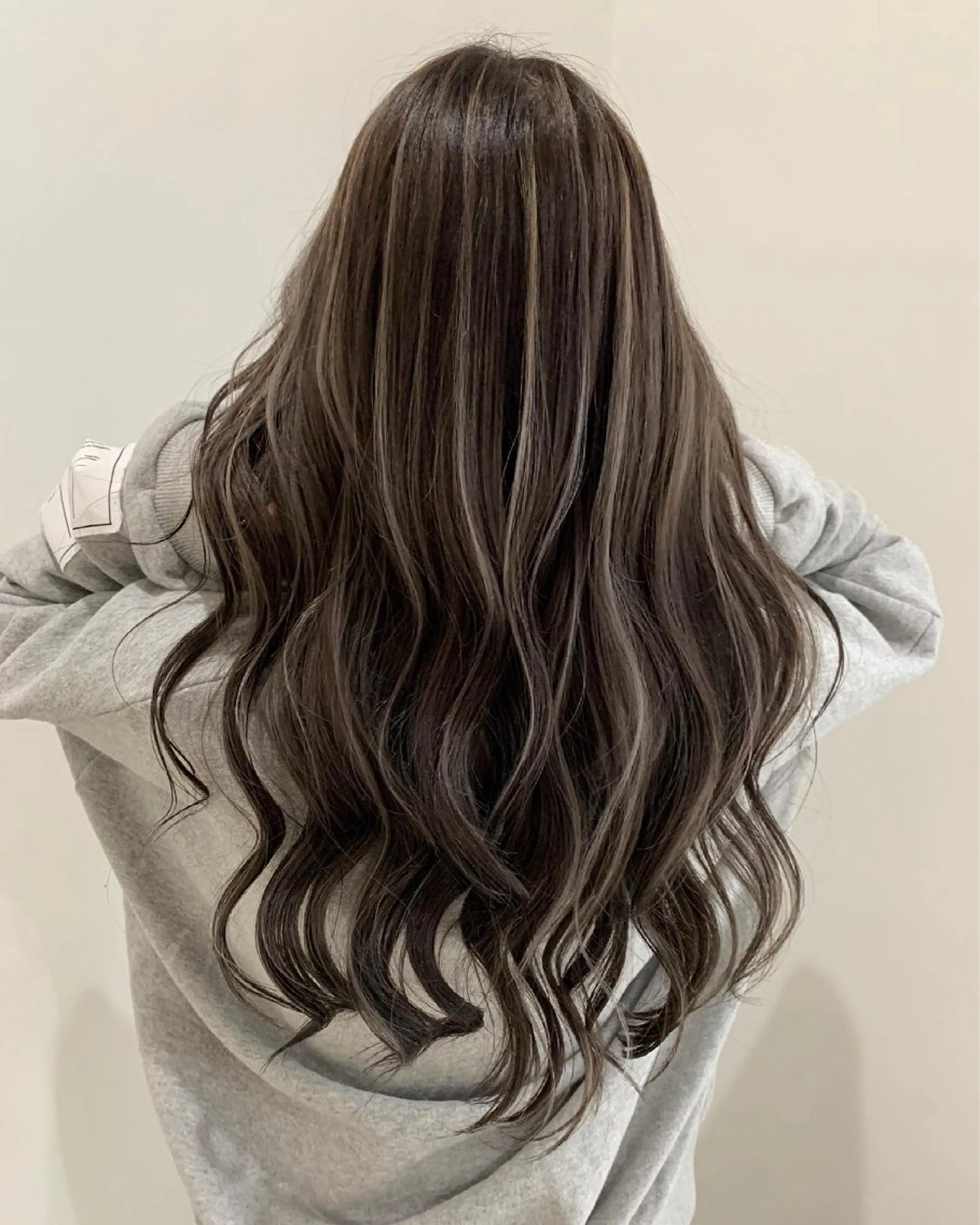 カラー ブリーチ ケアブリーチ ハイライトカラー 田中 莉香のヘアスタイル