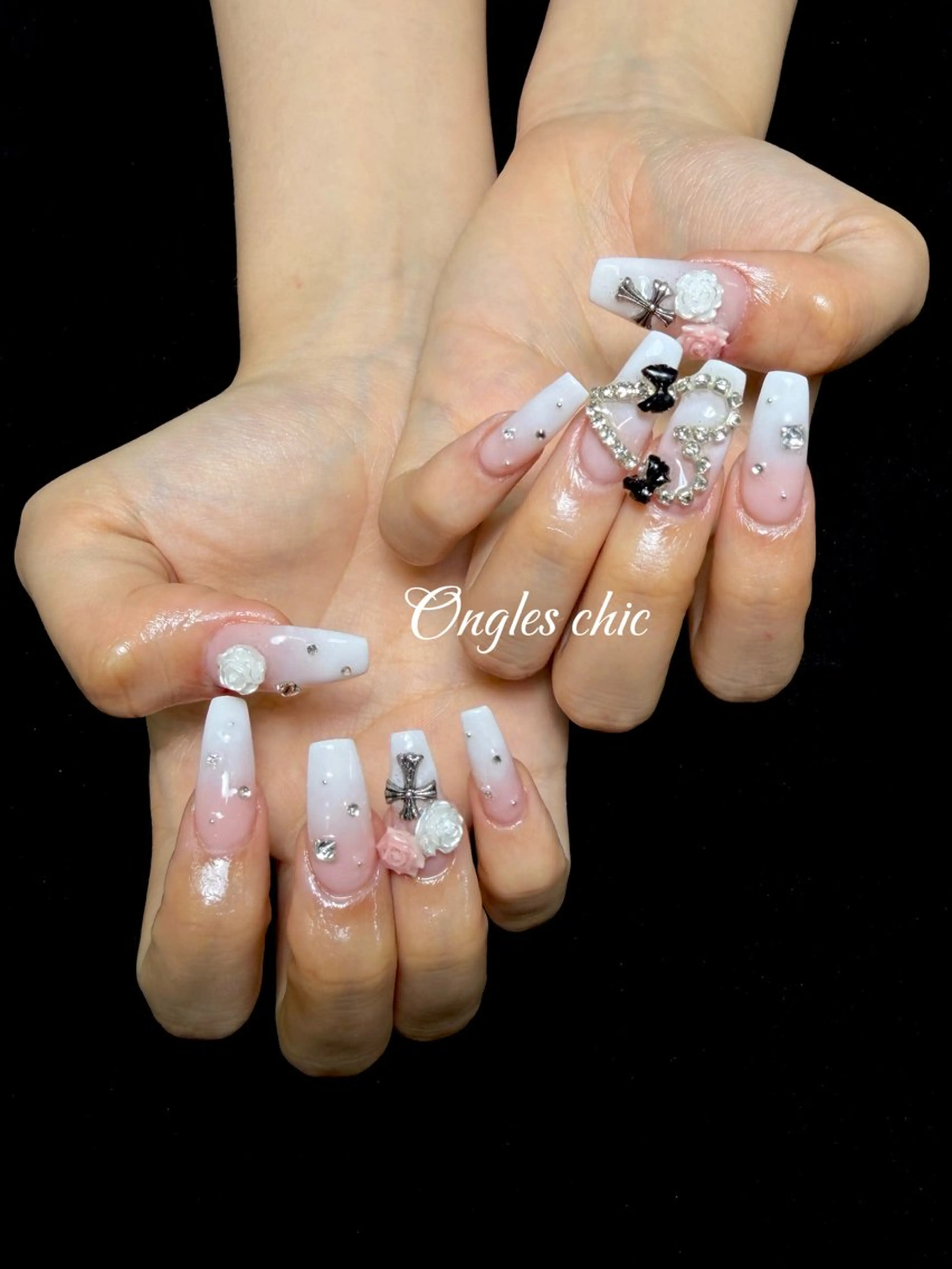 ネイル ハンドネイル ongles chicのネイルデザイン