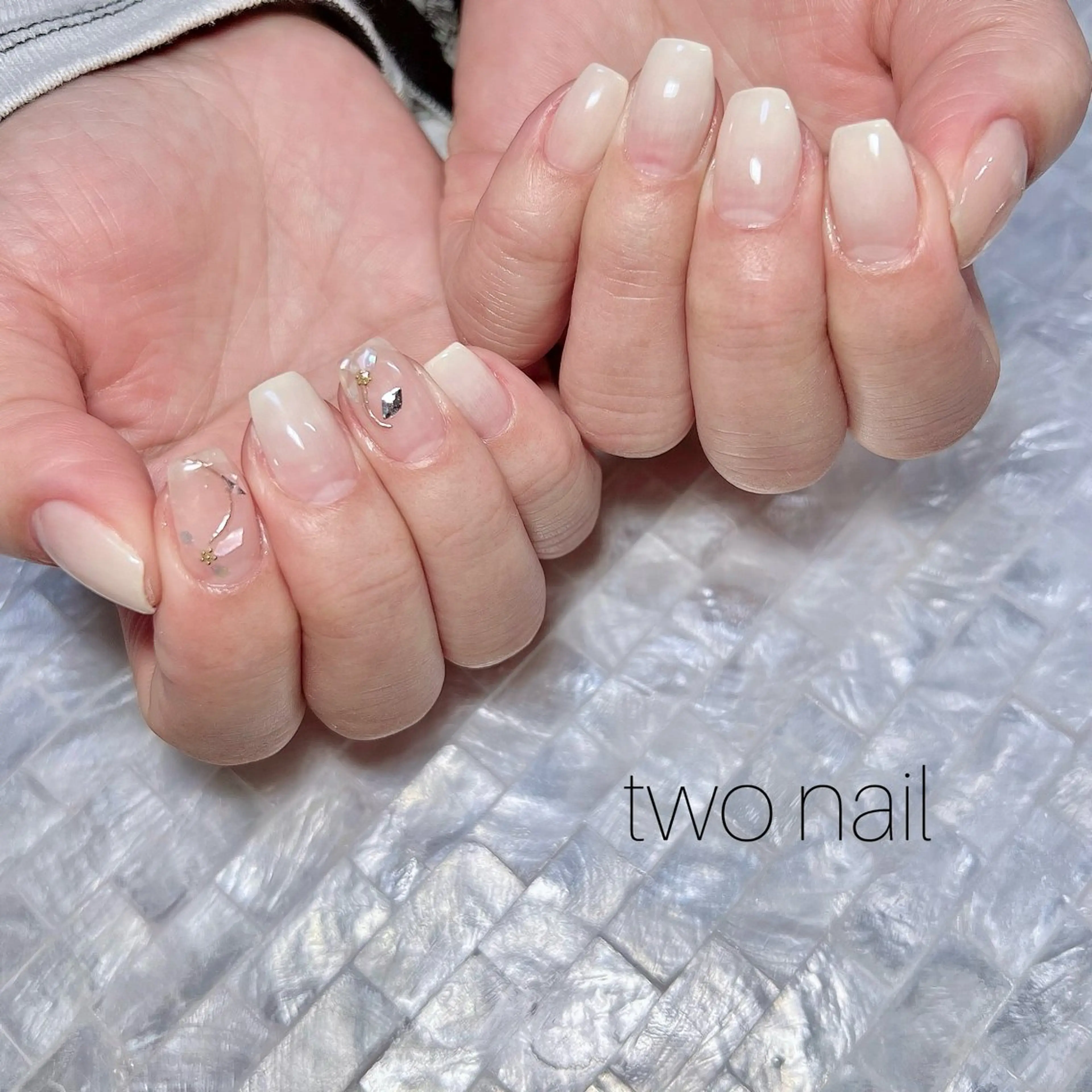 ネイル アートネイル ネイルチップ ホワイト ハンドネイル two nailのネイルデザイン