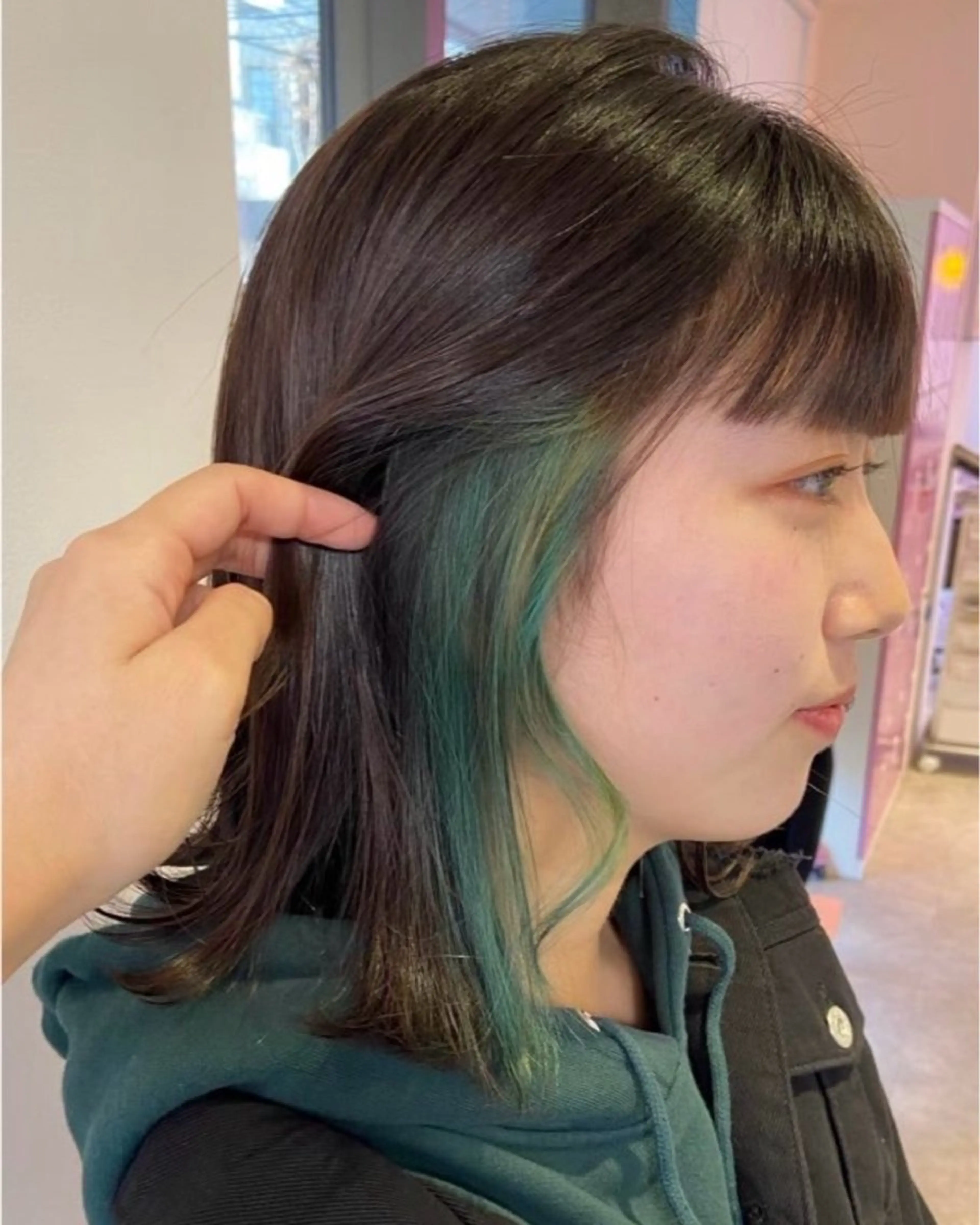 🌙イヤリングカラー🌙【イヤリングブリーチ+全体カラー+トリートメント) 】の写真