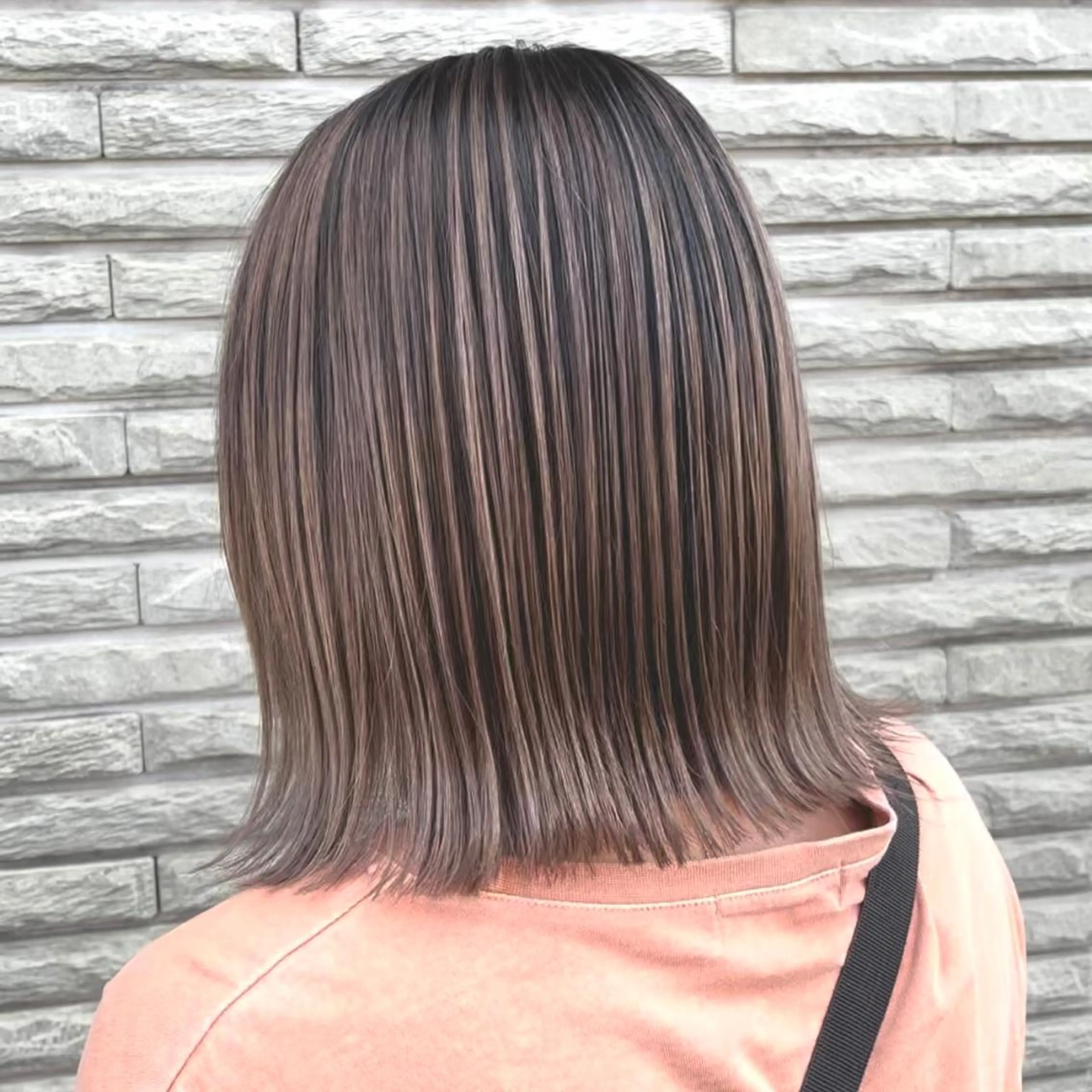 ミディアム カラー ヘアアレンジ バレイヤージュ デザインカラー ハイライトカラー 外国人風カラー ハイライト アンドウ ユウ/ レイヤーカット/韓国のヘアスタイル