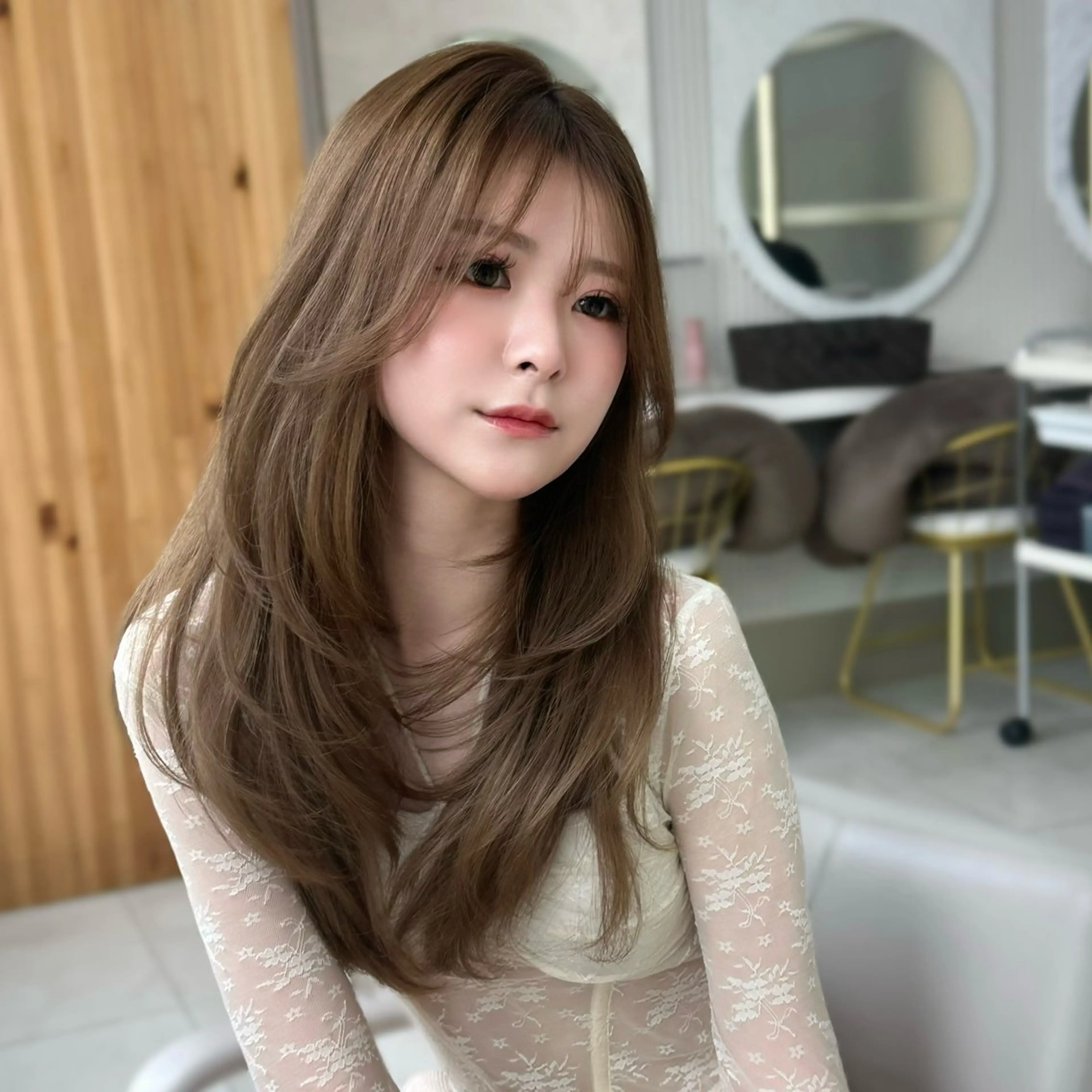 ロング カラー 似合わせレイヤー/ 透明感カラーのヘアスタイル