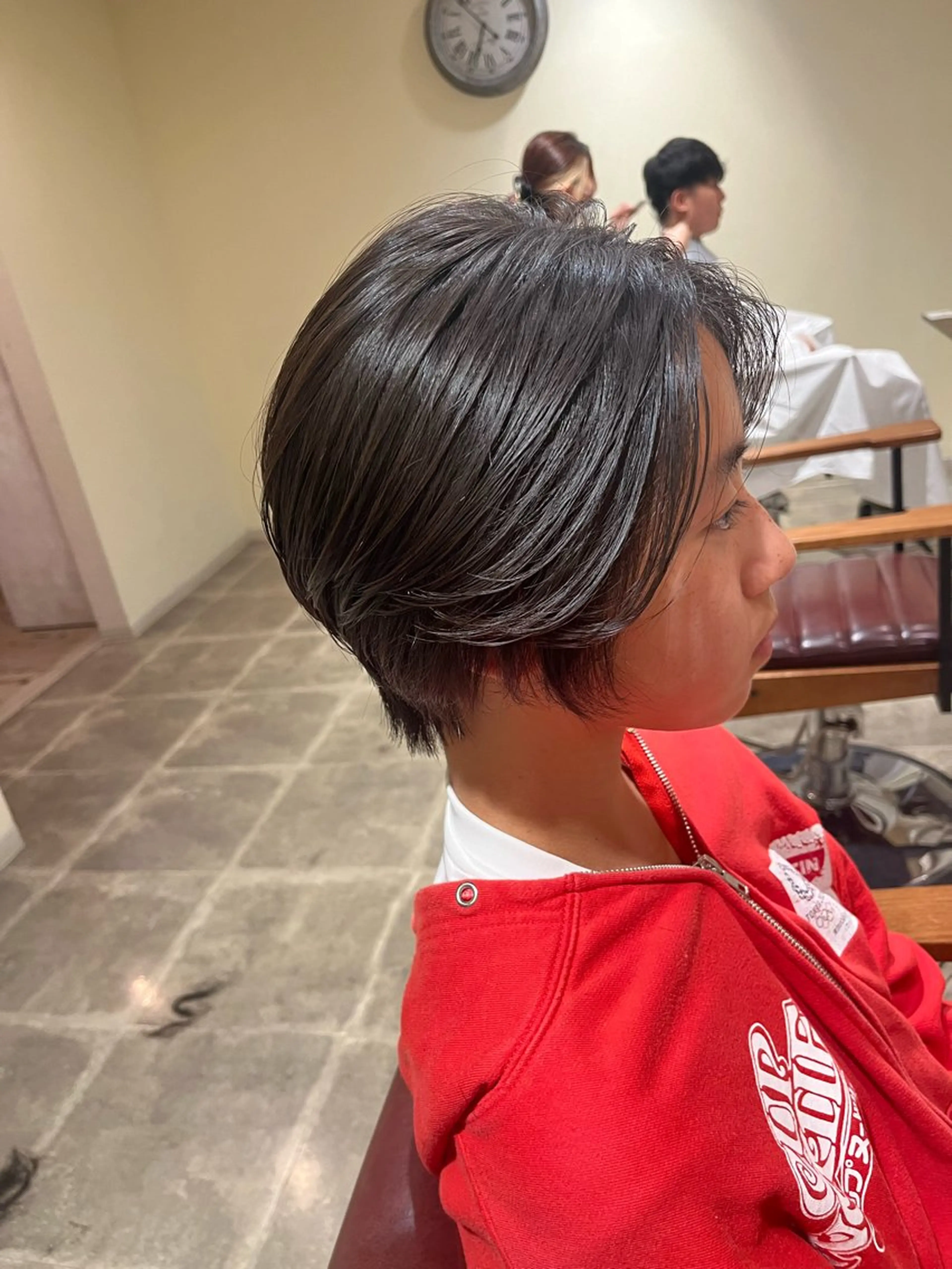 ショート 伊津 綾理彩のヘアスタイル