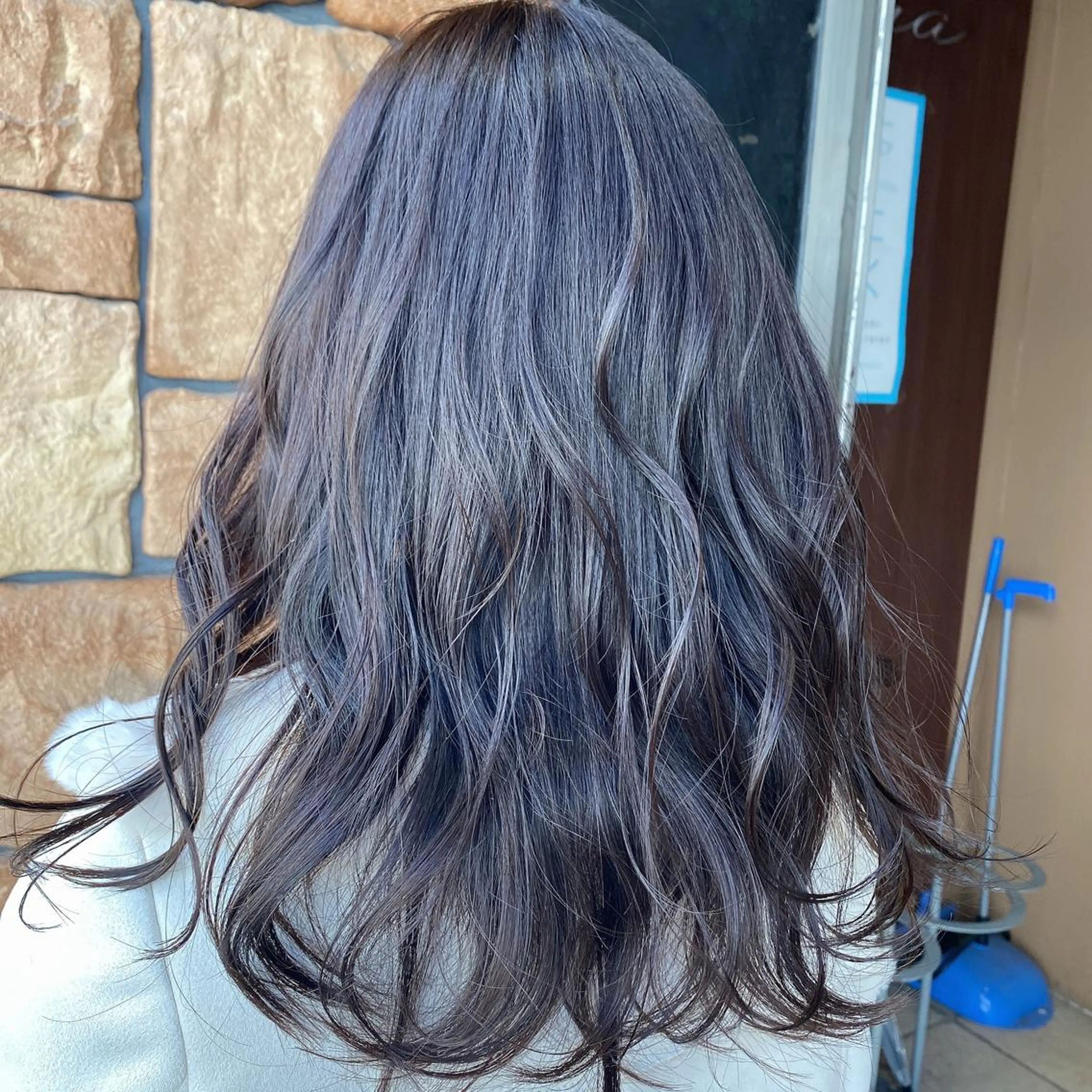 ミディアム カラー ブリーチ 透明感カラー グレージュ ブリーチなしカラー 松田 百花のヘアスタイル