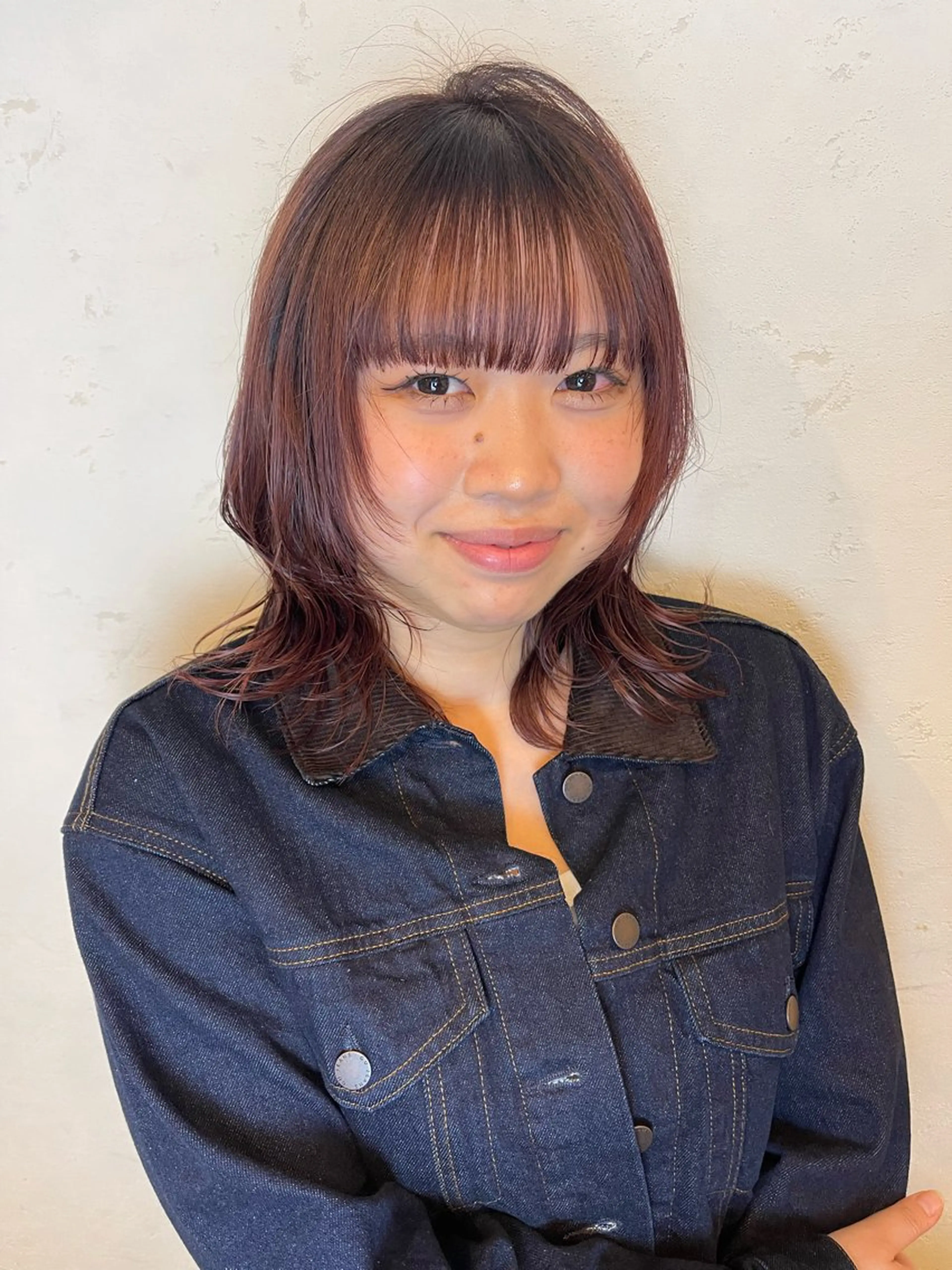 ミディアム カラー ブリーチ 顔まわりレイヤー 顔周りカット レイヤーカット トリートメント カット ヘアカラー トリートメント 梶田 紅芭のヘアスタイル