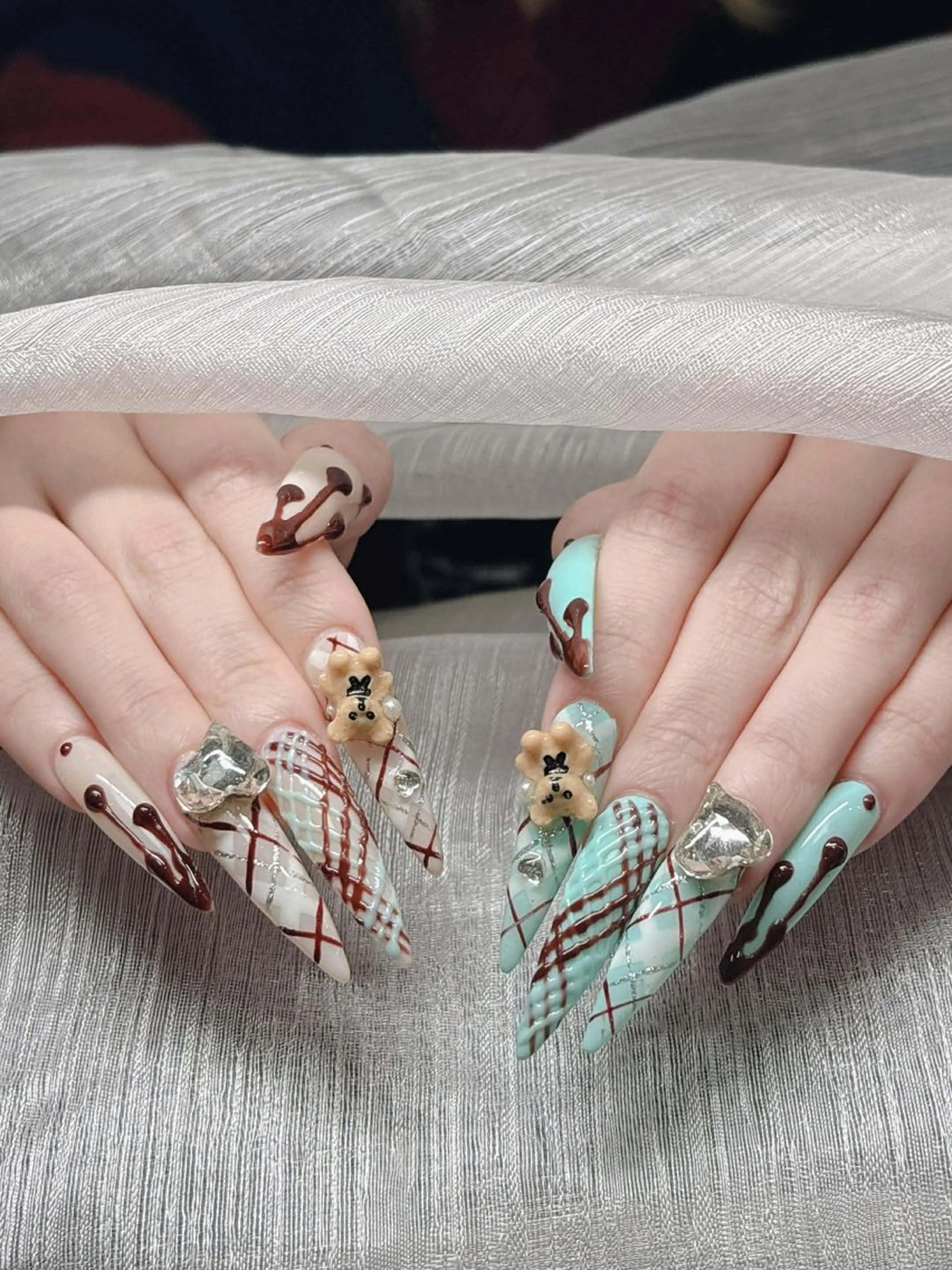 ネイル ハンドネイル Lee Nailsのネイルデザイン