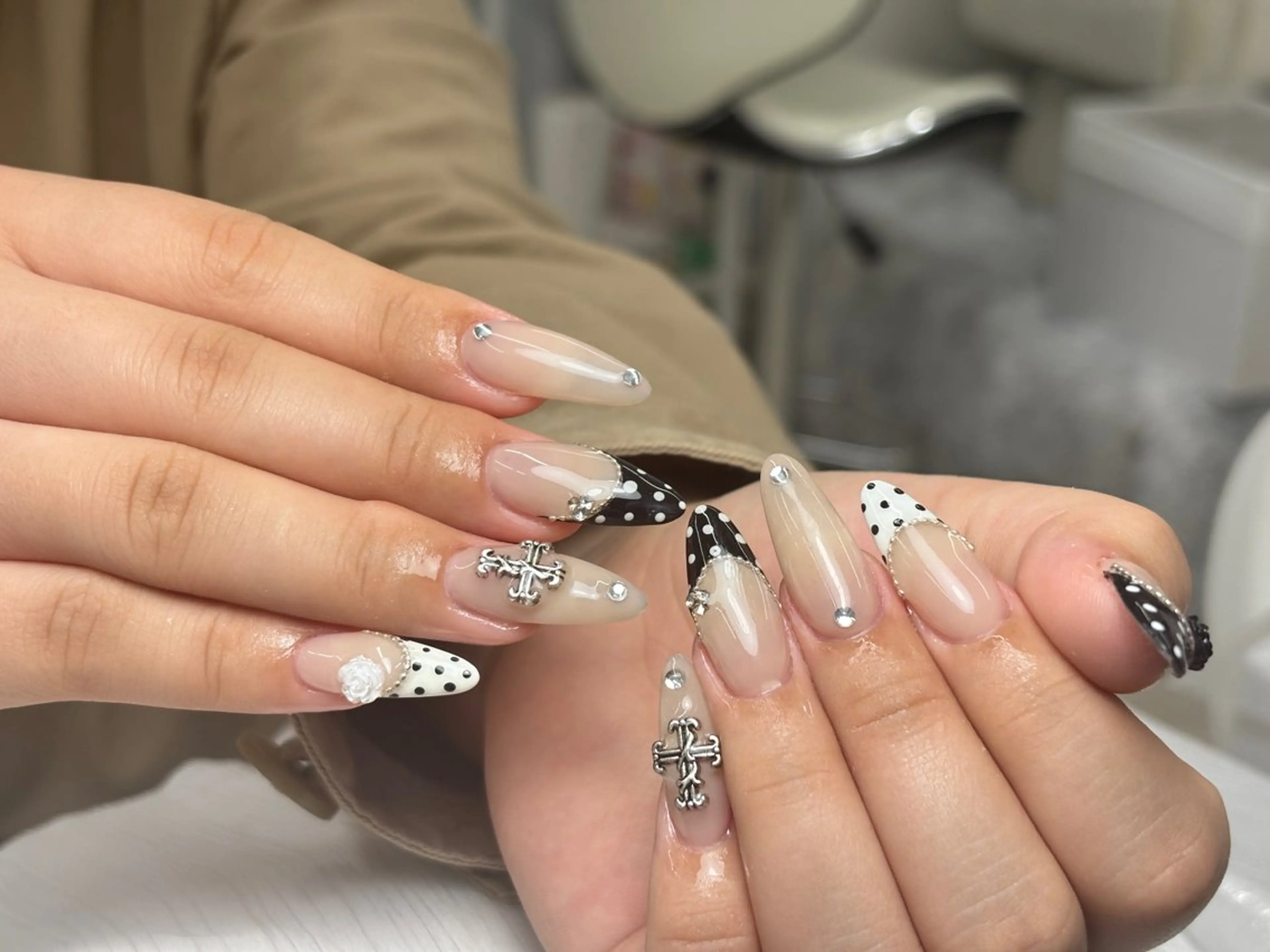 ロング ハンドネイル トゥー フエンのネイルデザイン