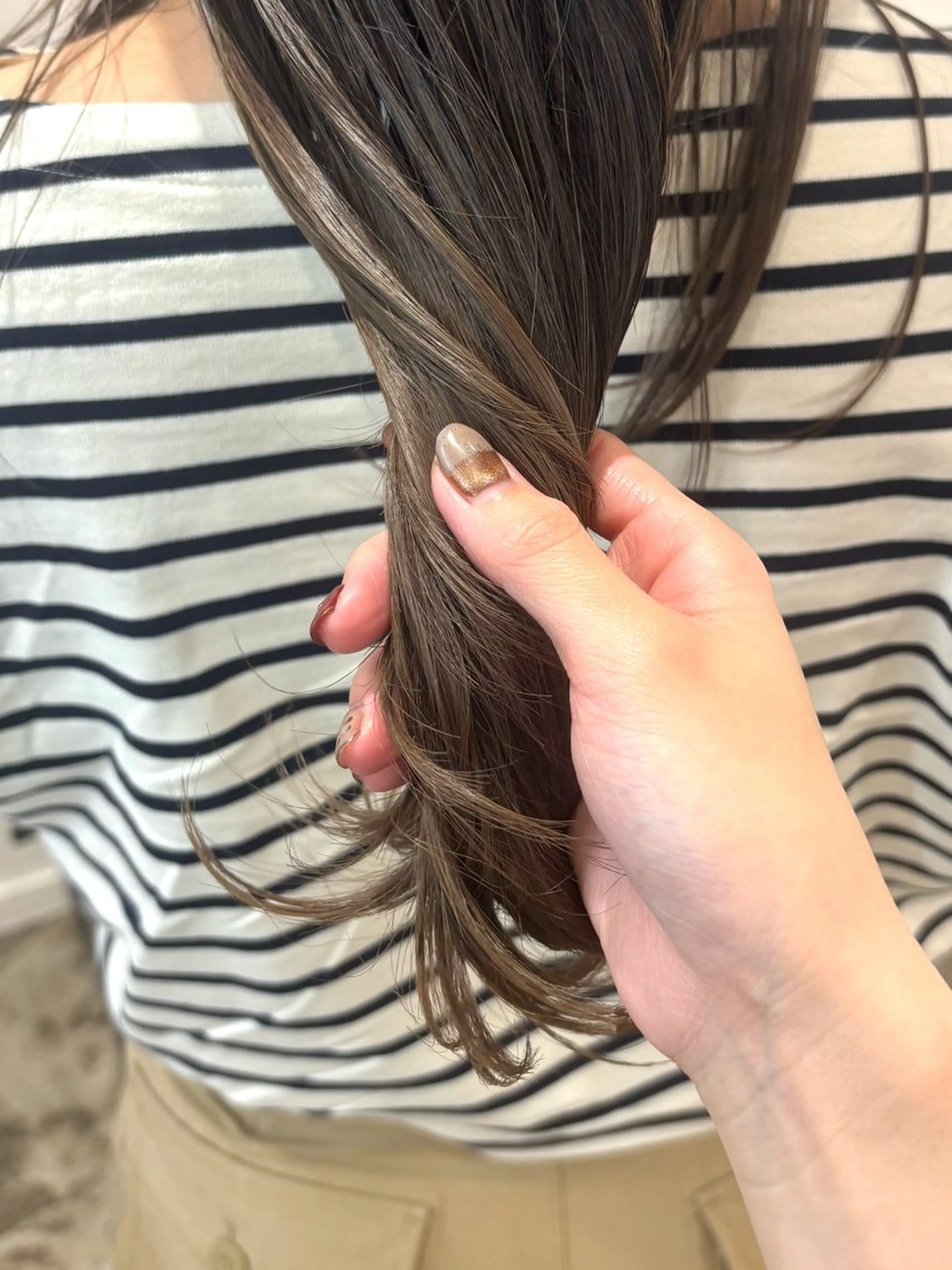 ロング ヘアカラー Terve. 梅沢 彩菜美のヘアスタイル