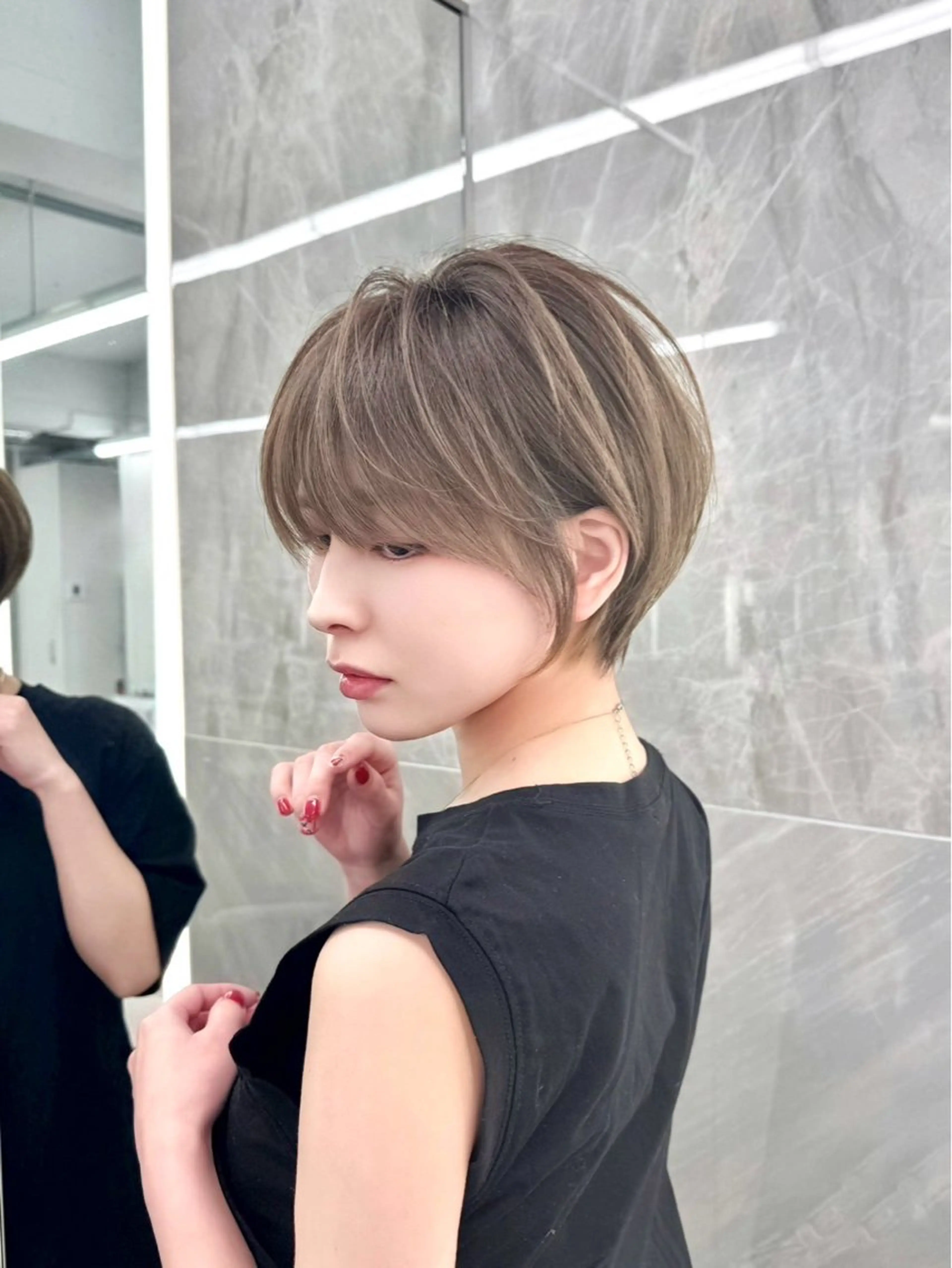 ショート ami 大人モテ/レイヤーのヘアスタイル