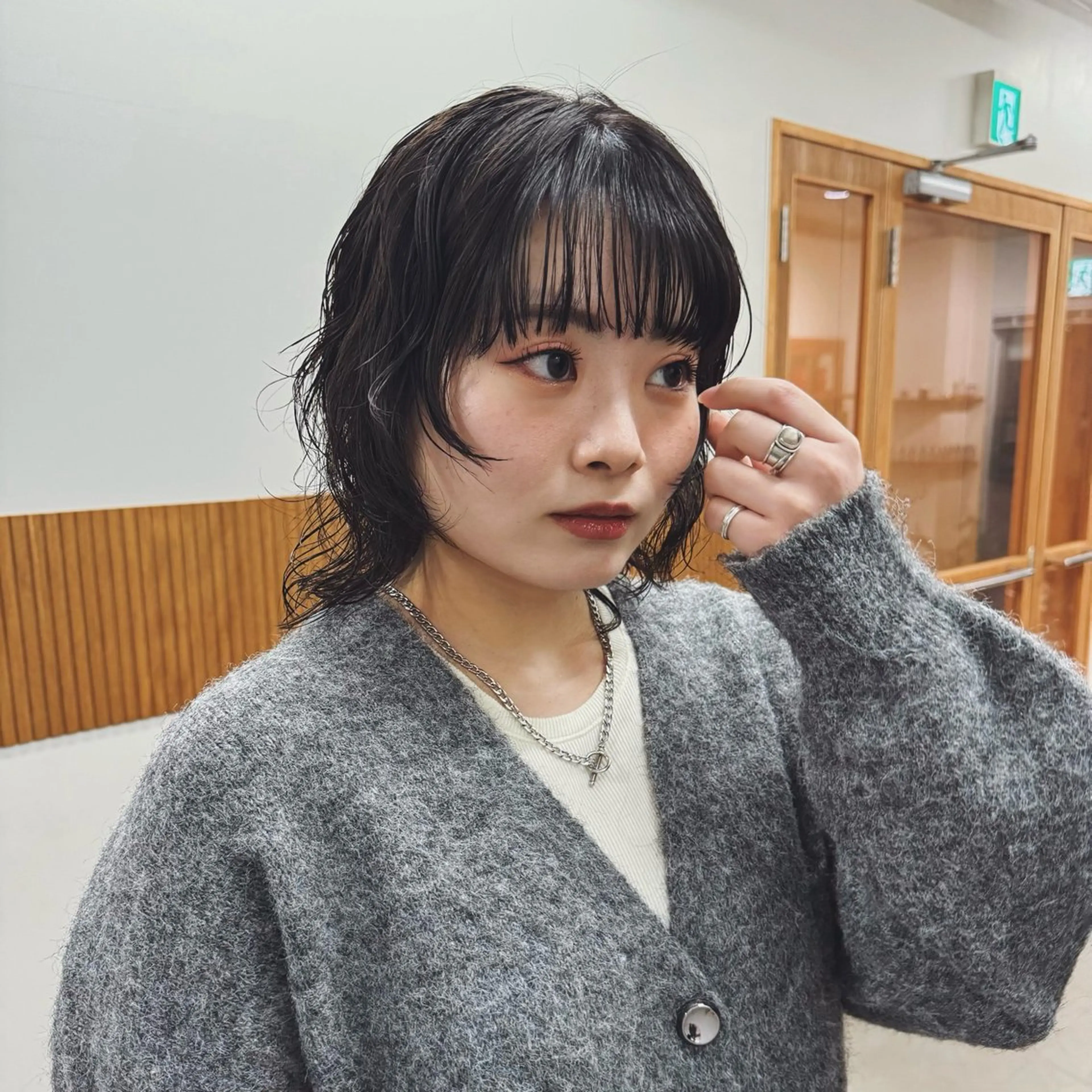 ミディアム パーマ ボブレイヤー ミディアムパーマ ボブ 顔まわりレイヤー ハイレイヤー カット パーマ Neelu 日置剛人のヘアスタイル