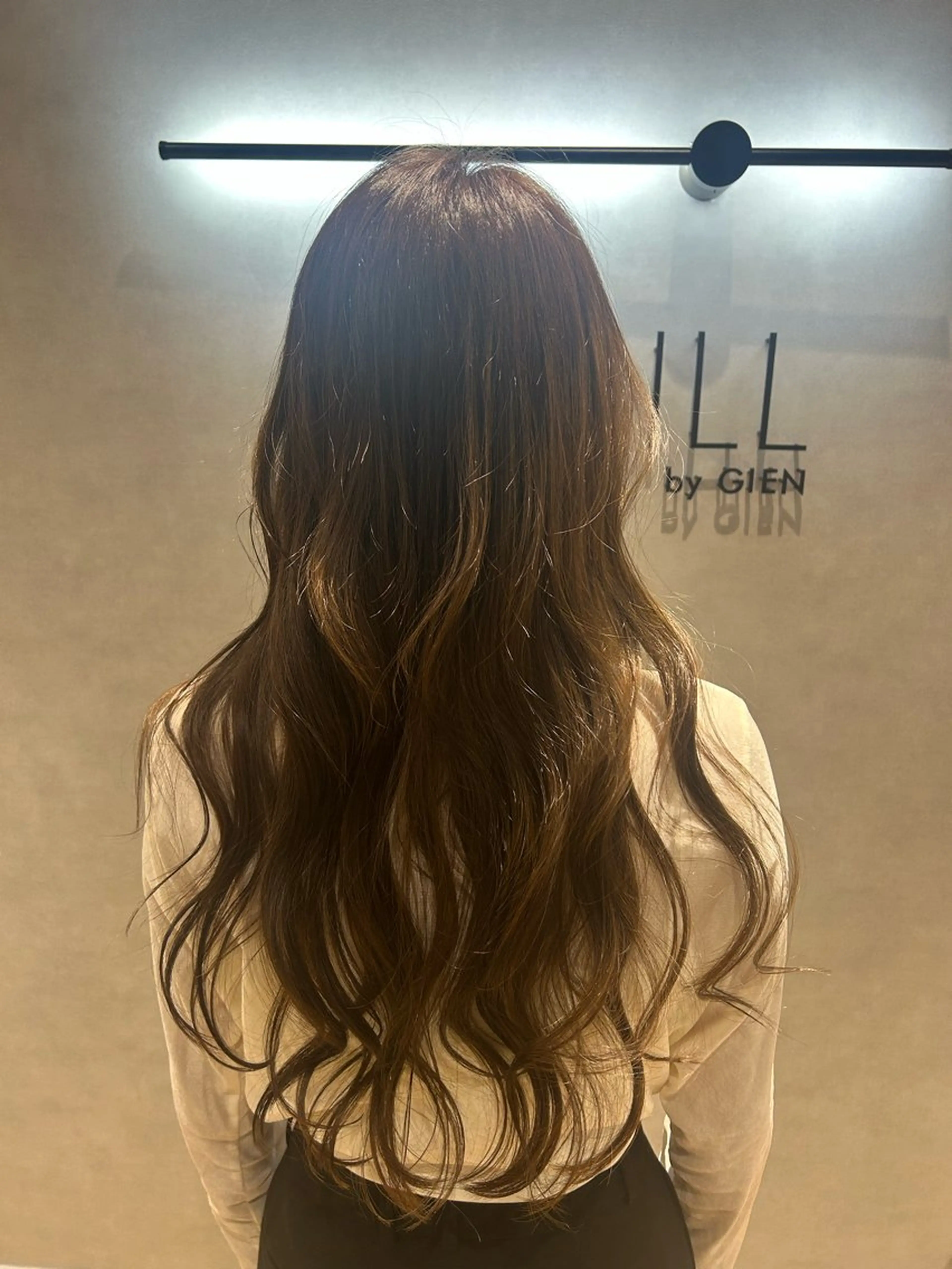 カラー 久保 佳乃のヘアスタイル