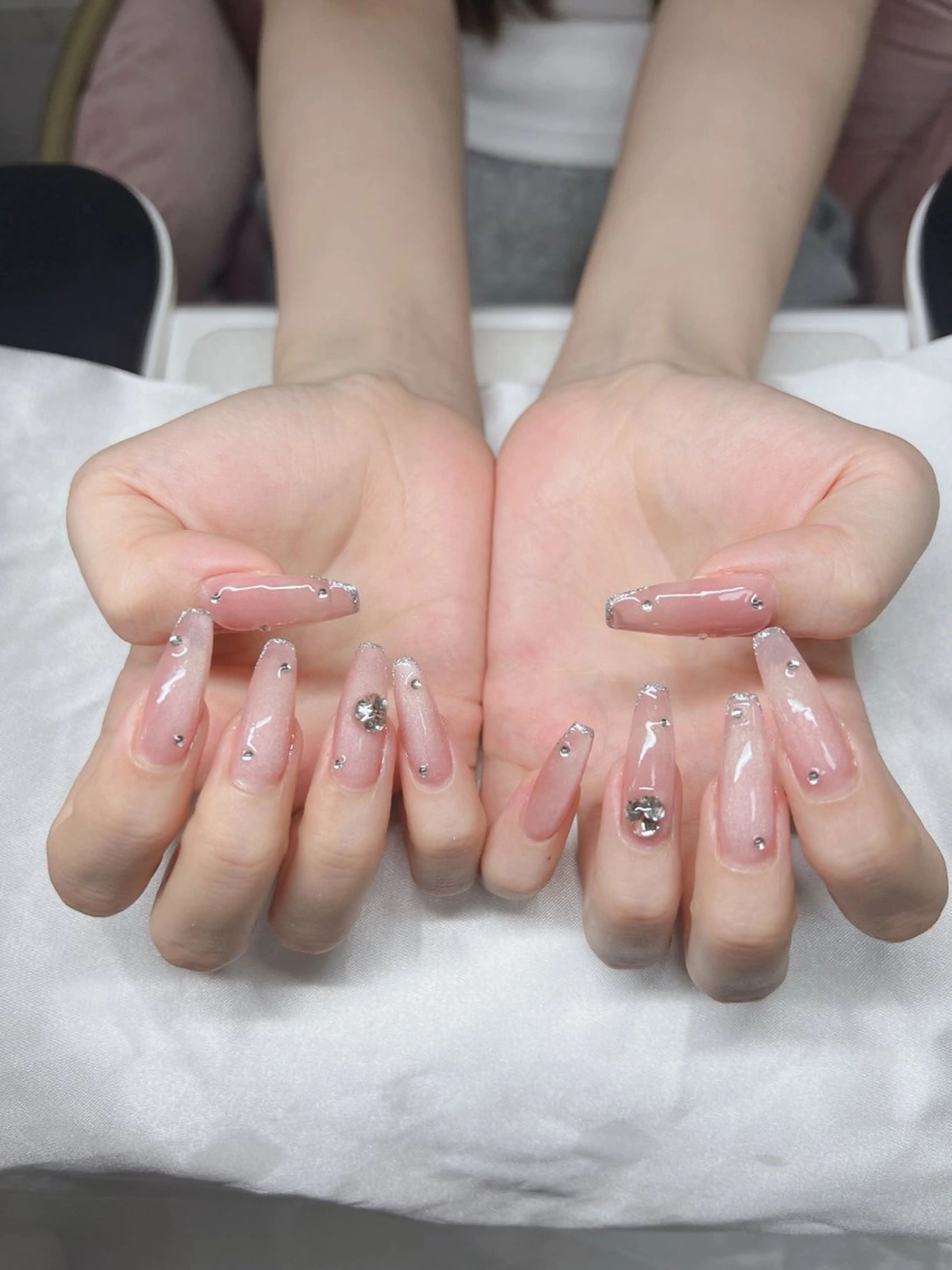 ネイル オーロラネイル チークネイル 長さ出し フットネイル フレンチネイル ハンドネイル Lee Nails チップ長さだし専門店のネイルデザイン