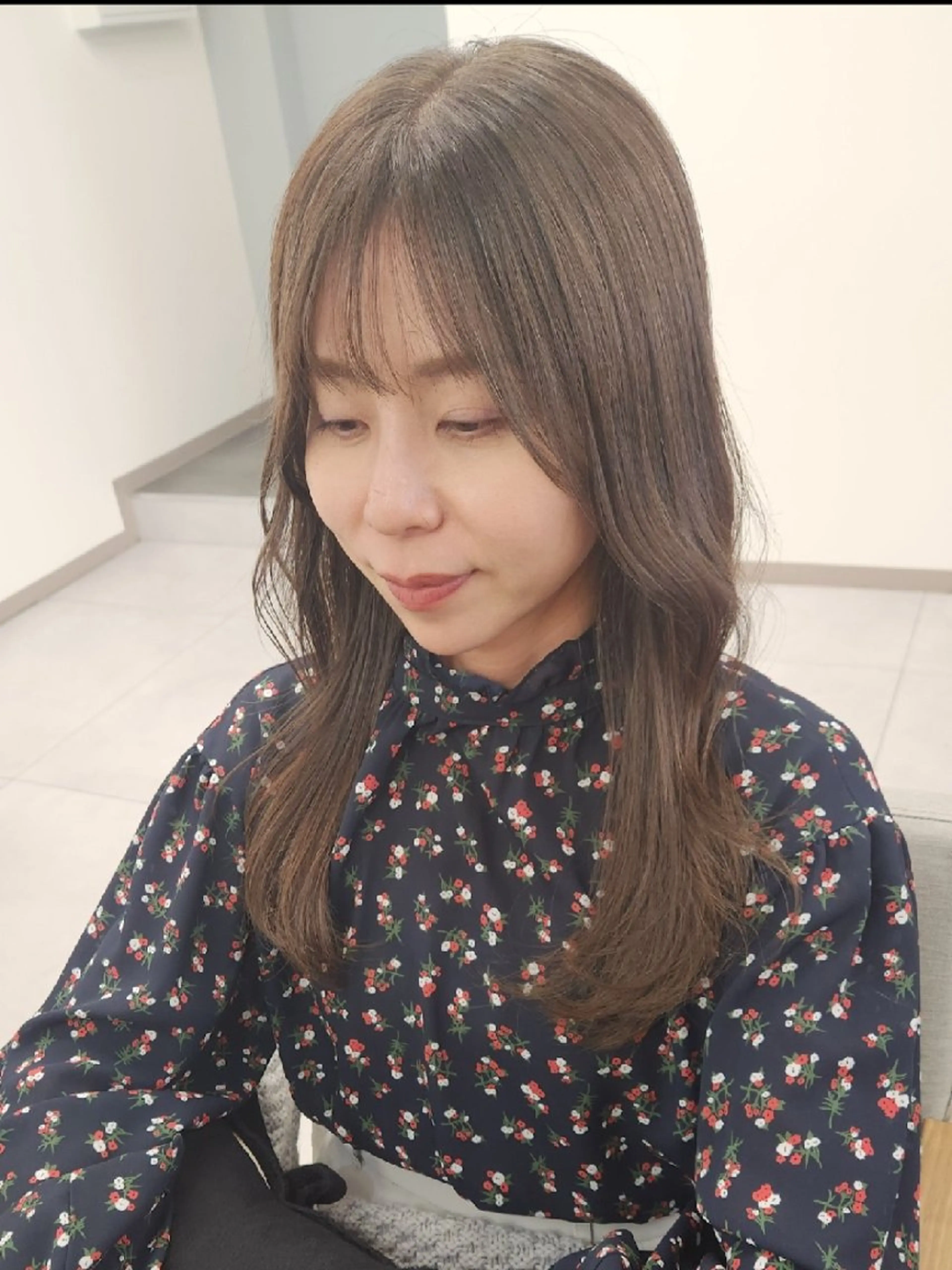 セミロング カラー グレージュ オリーブグレージュ オリーブグレー カット ヘアカラー トリートメント Era Hatsuneのヘアスタイル