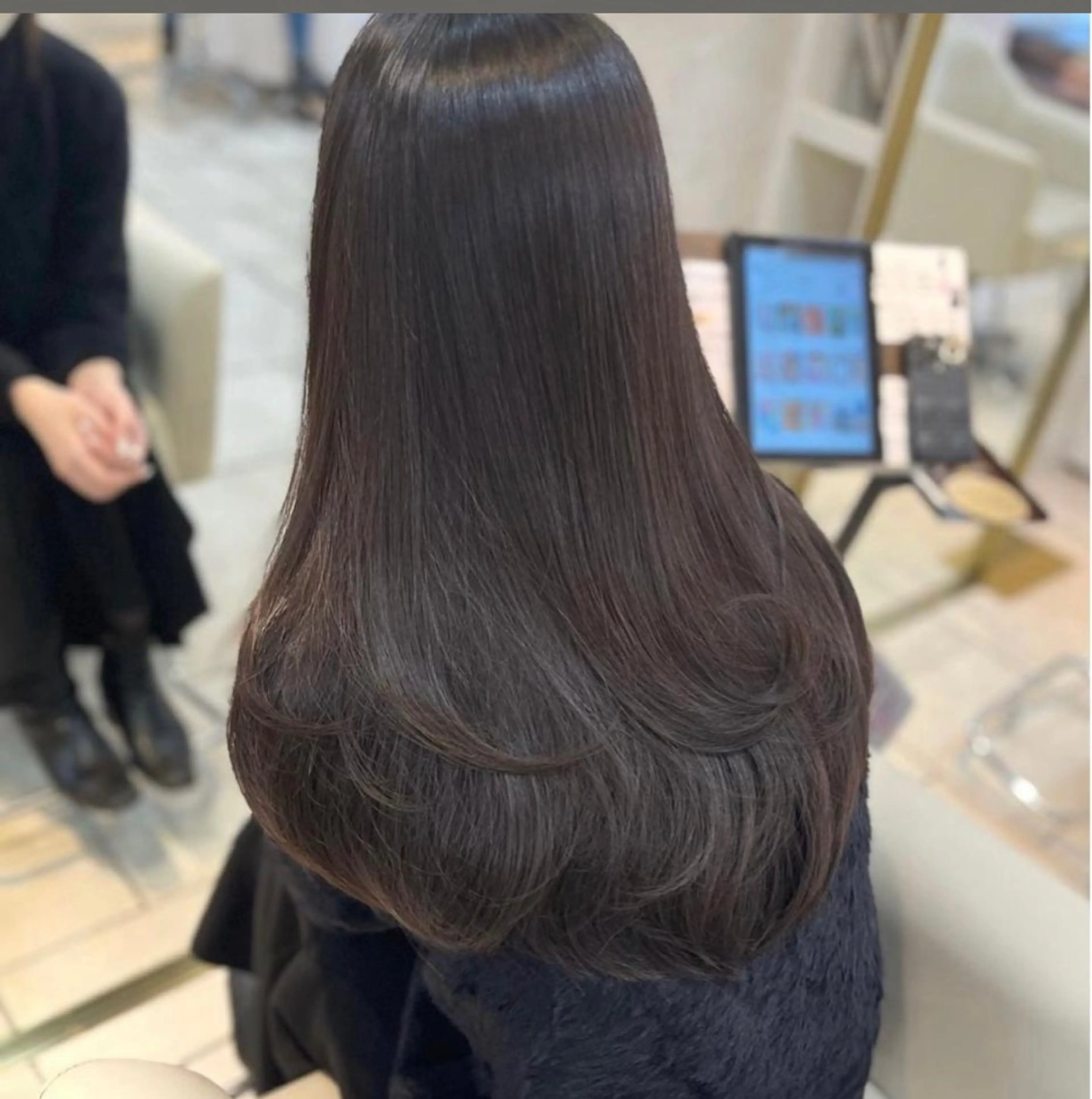 ロング レイヤーカット 梶 久菜乃のヘアスタイル