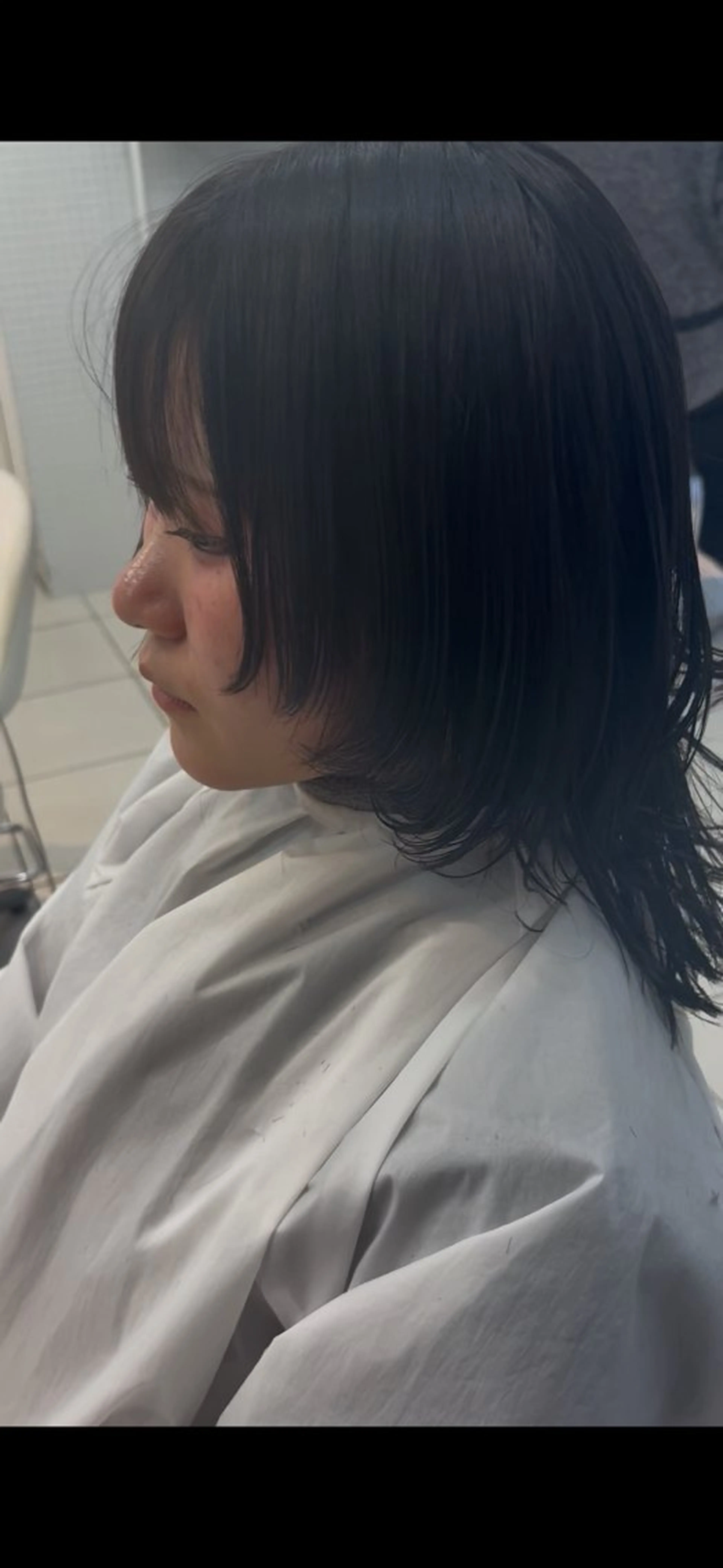 セミロング レイヤーカット ウルフカット ウルフレイヤー 横須賀中央人気カラー /くるみ🎀‎🤍のヘアスタイル