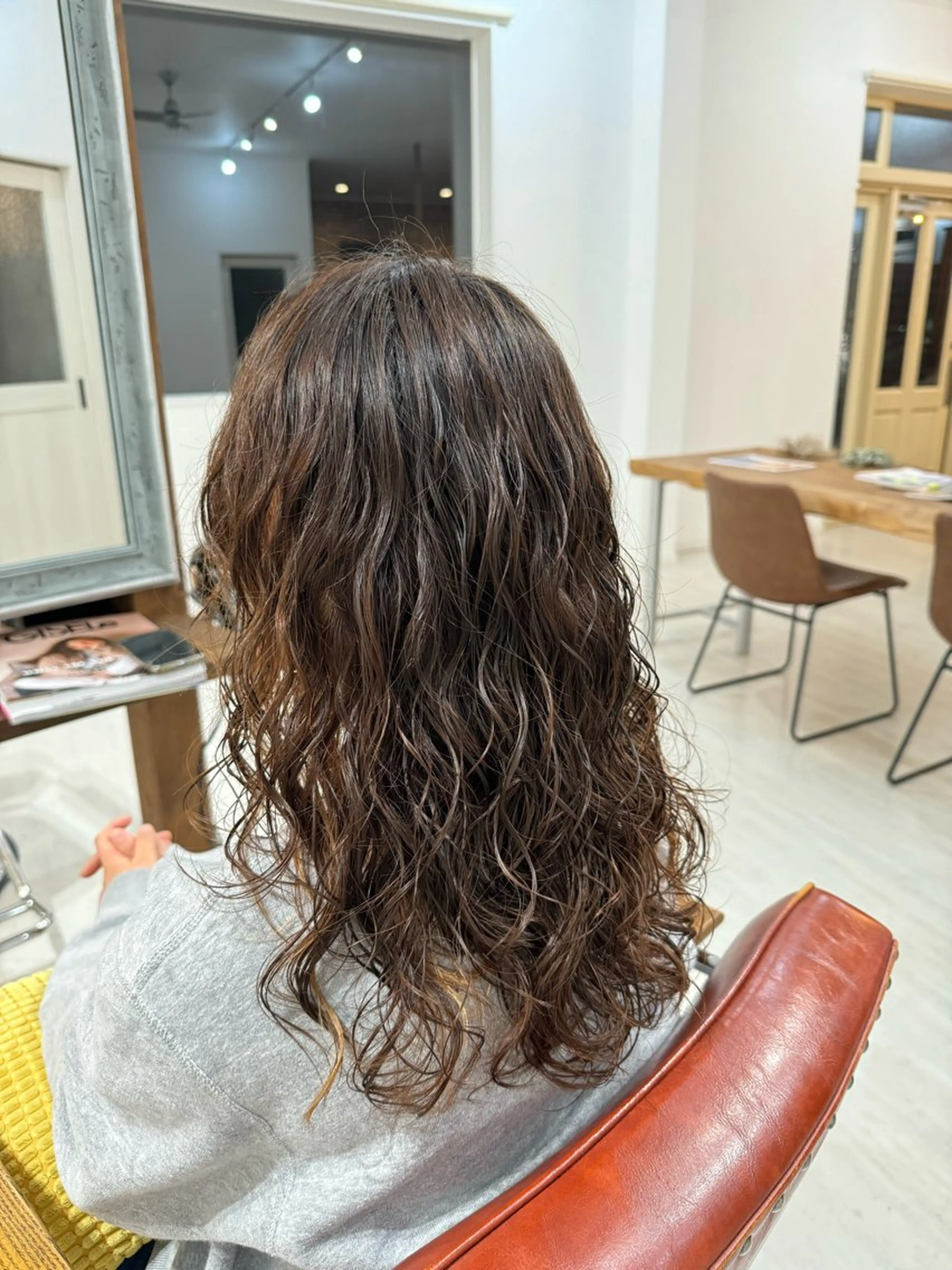 立体感と動きを✨カット+パーマの写真