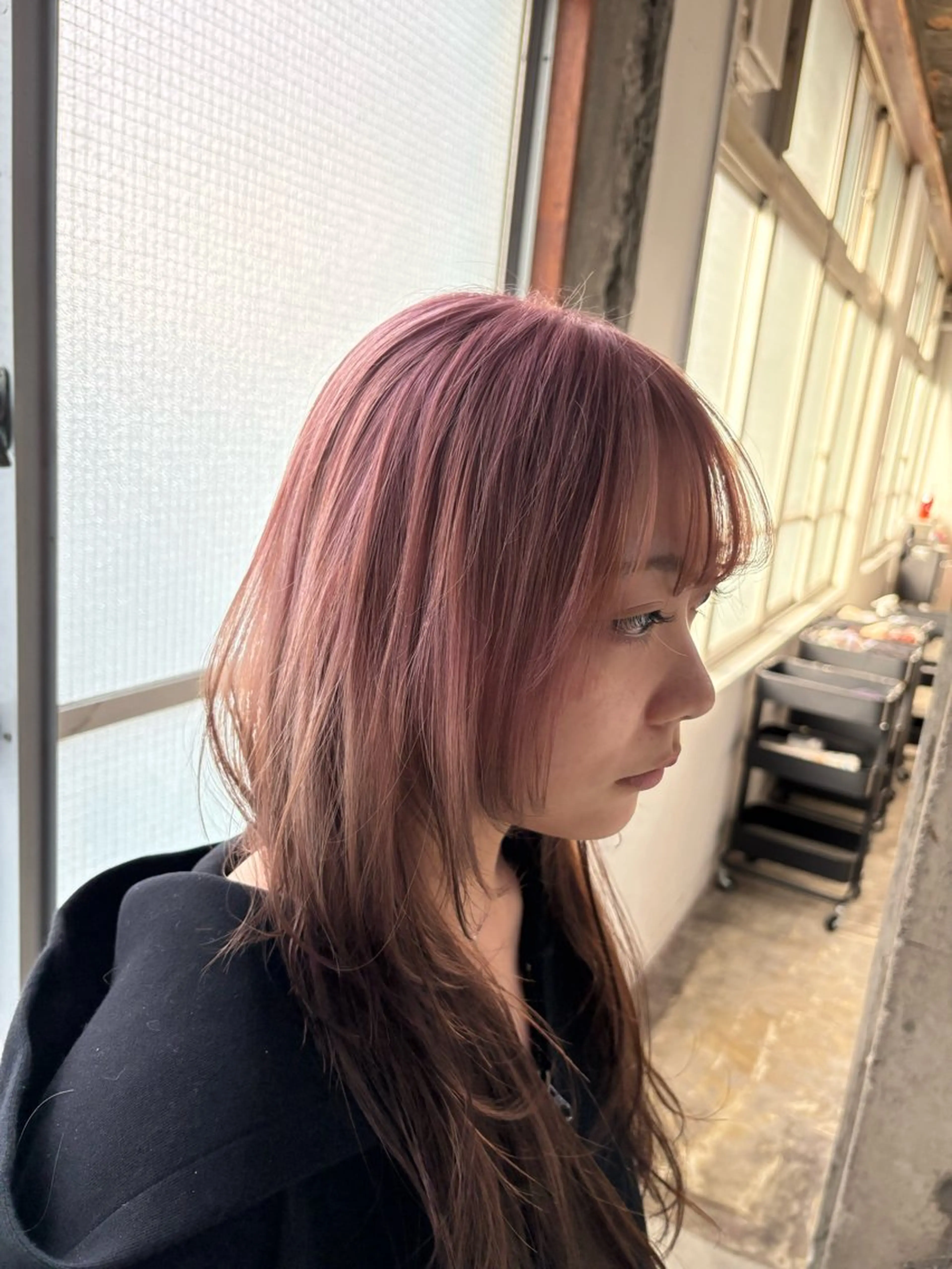 ロング カラー ベージュカラー ピンクカラー ヘアカラー 玉置 七海のヘアスタイル