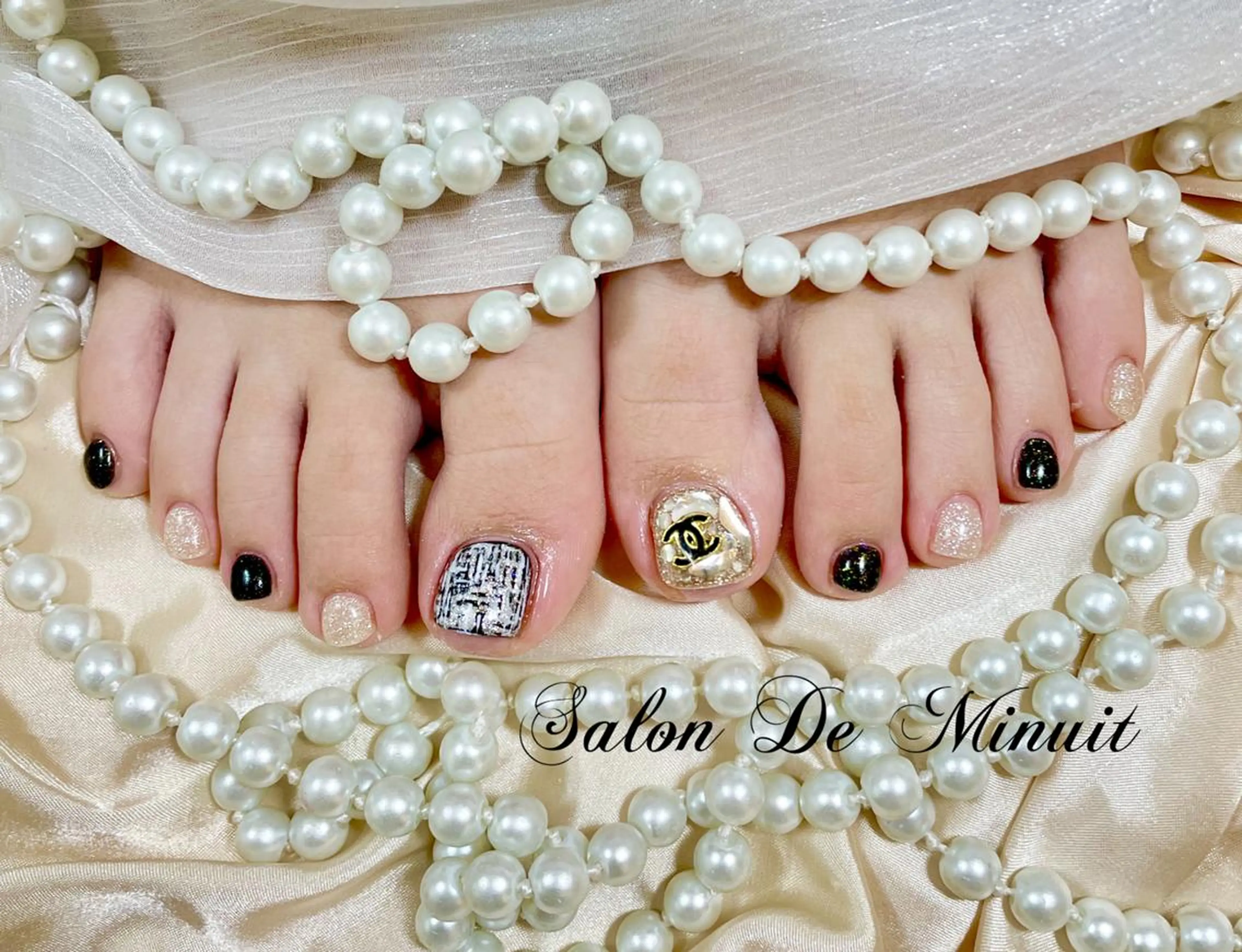 ネイル フットネイル ハンドケア Momo 🤍のネイルデザイン