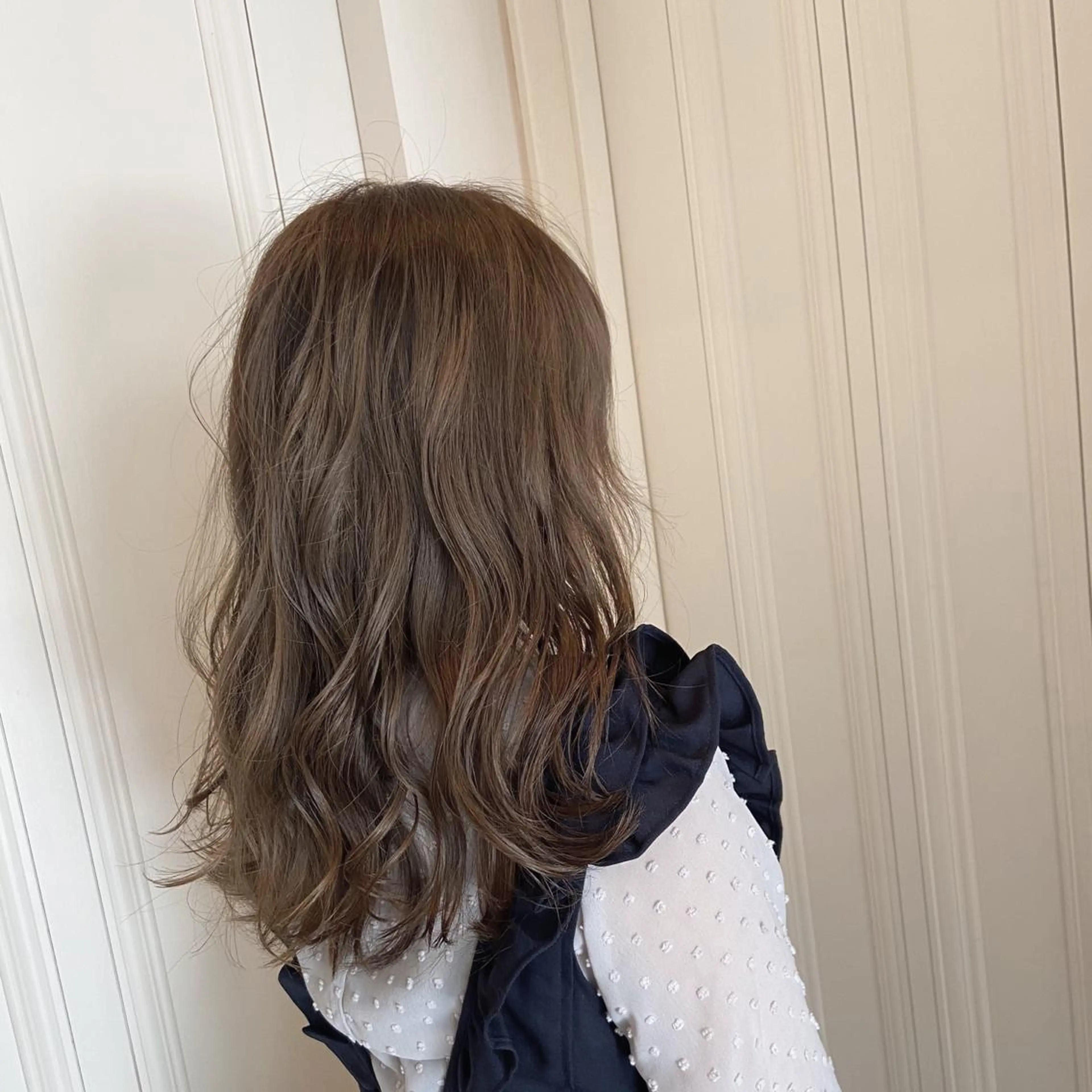 ミディアム 峯 志帆のヘアスタイル