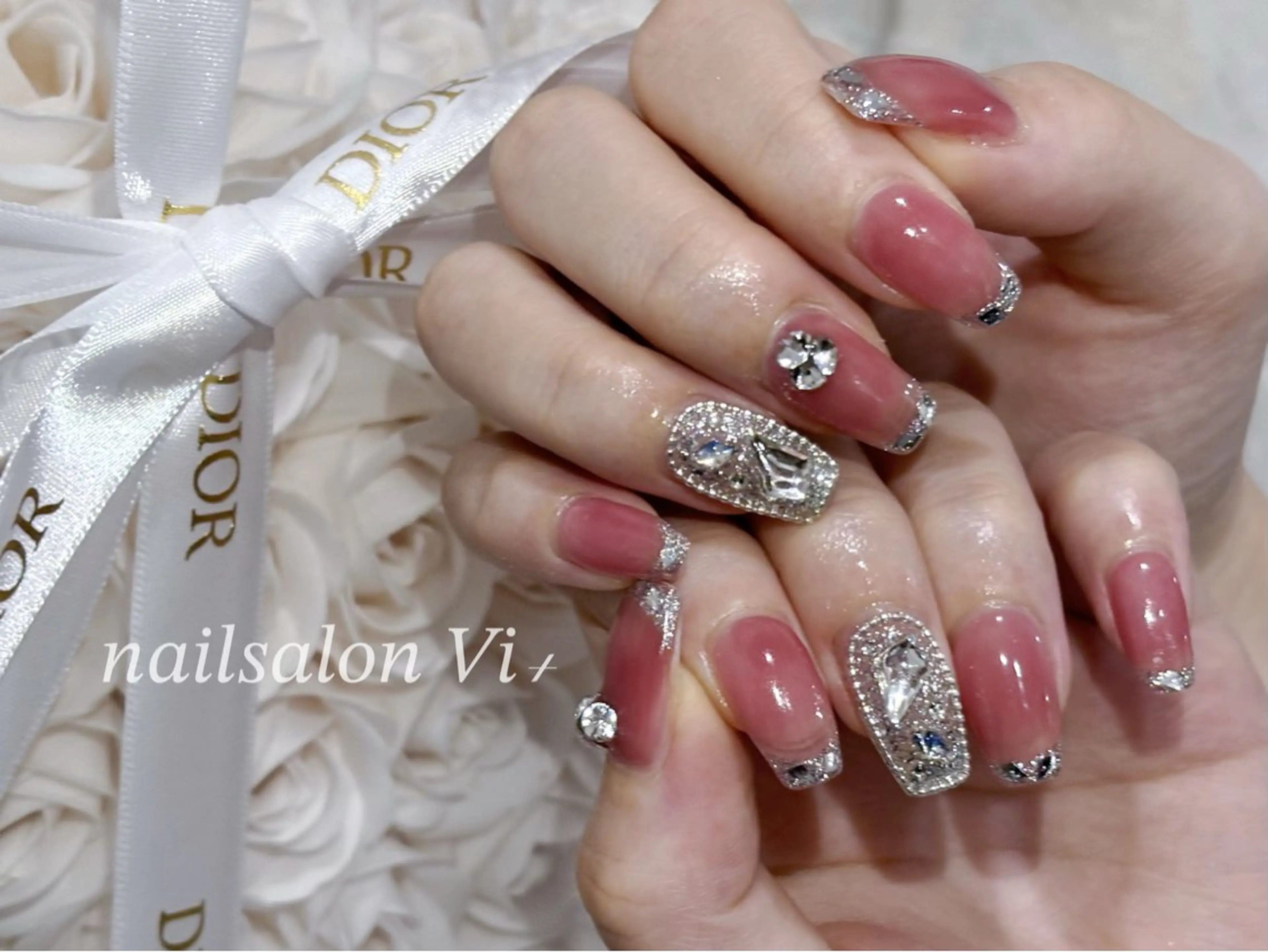 ネイル Nailsalon Vi+ももか🩷のネイルデザイン
