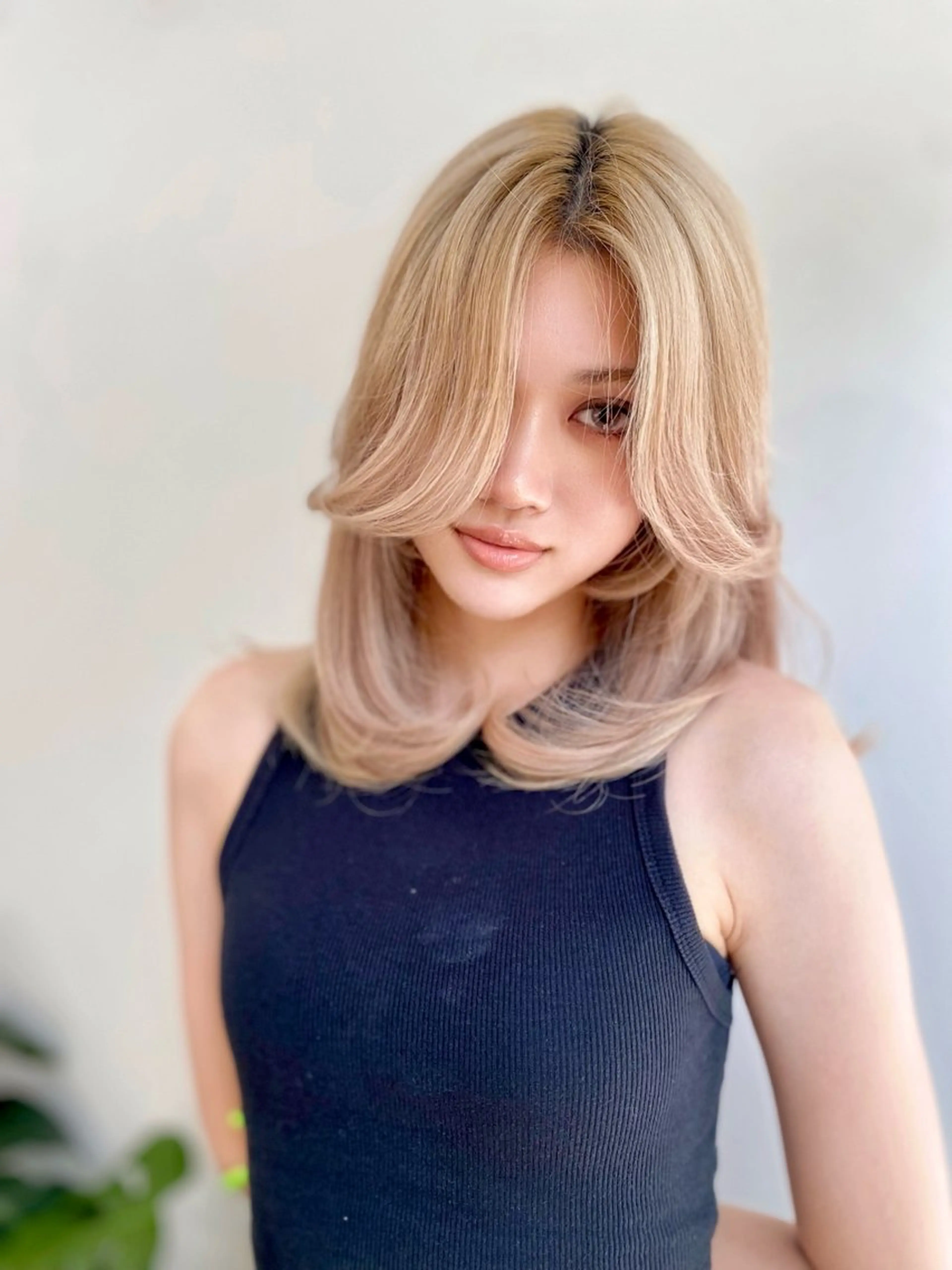 セミロング カラー カット ヘアカラー トリートメント 韓国風×透明感カラー 髪質改善オタベシンヤのヘアスタイル