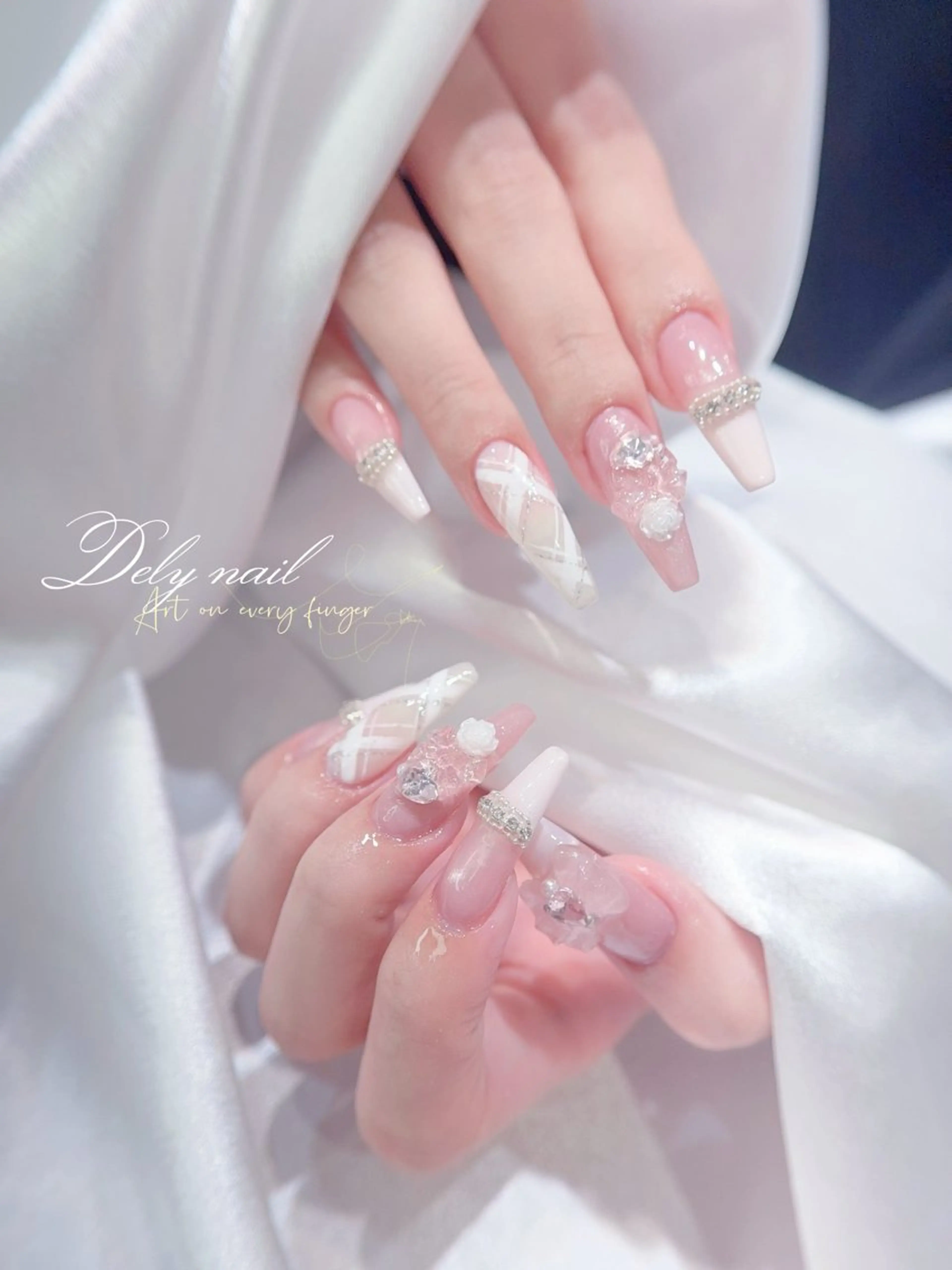 ロング ハンドネイル Dely Nailのネイルデザイン