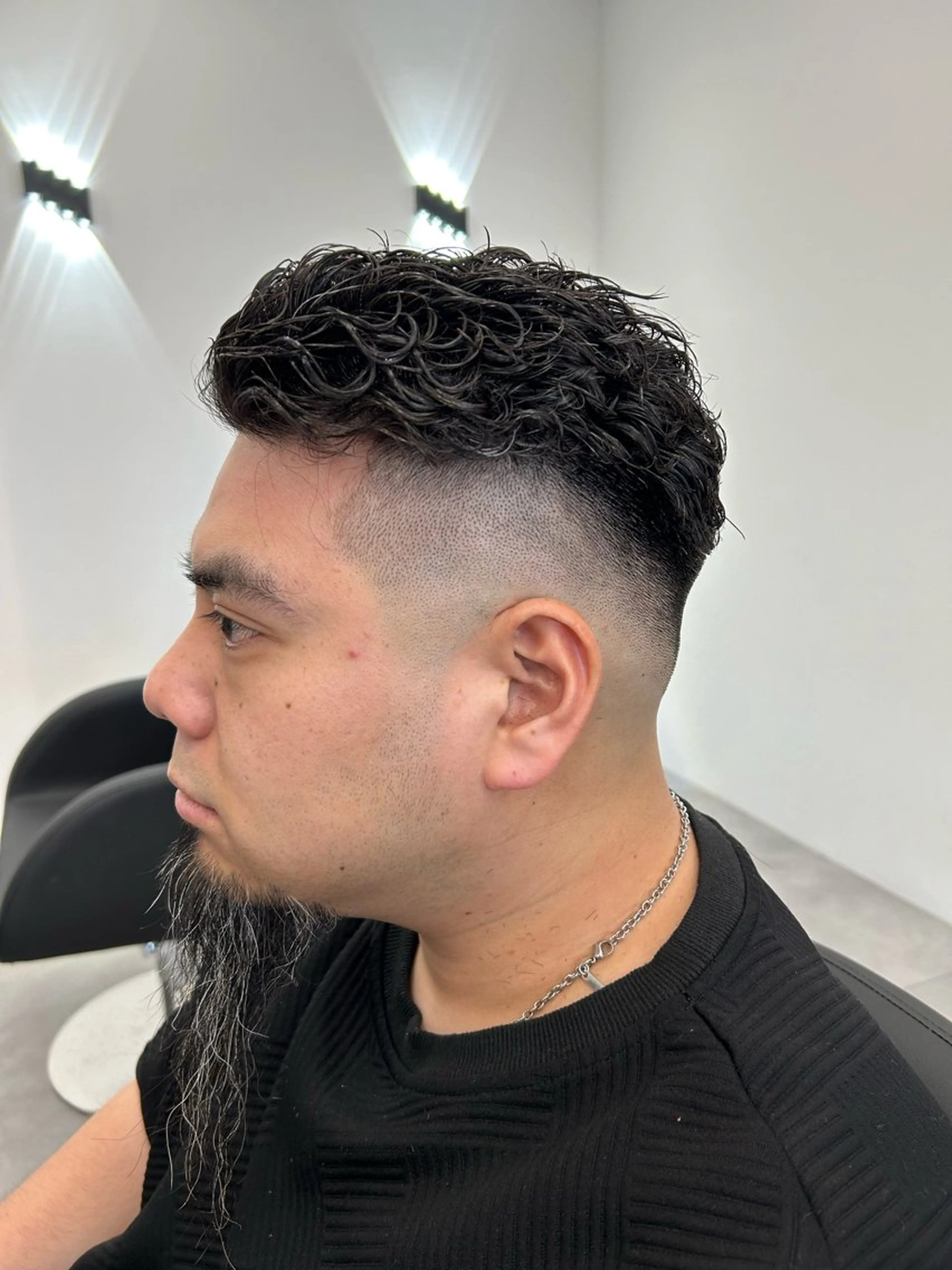 パーマ メンズ フェードカット メンズパーマ スキンフェード 土屋 竣奨のヘアスタイル