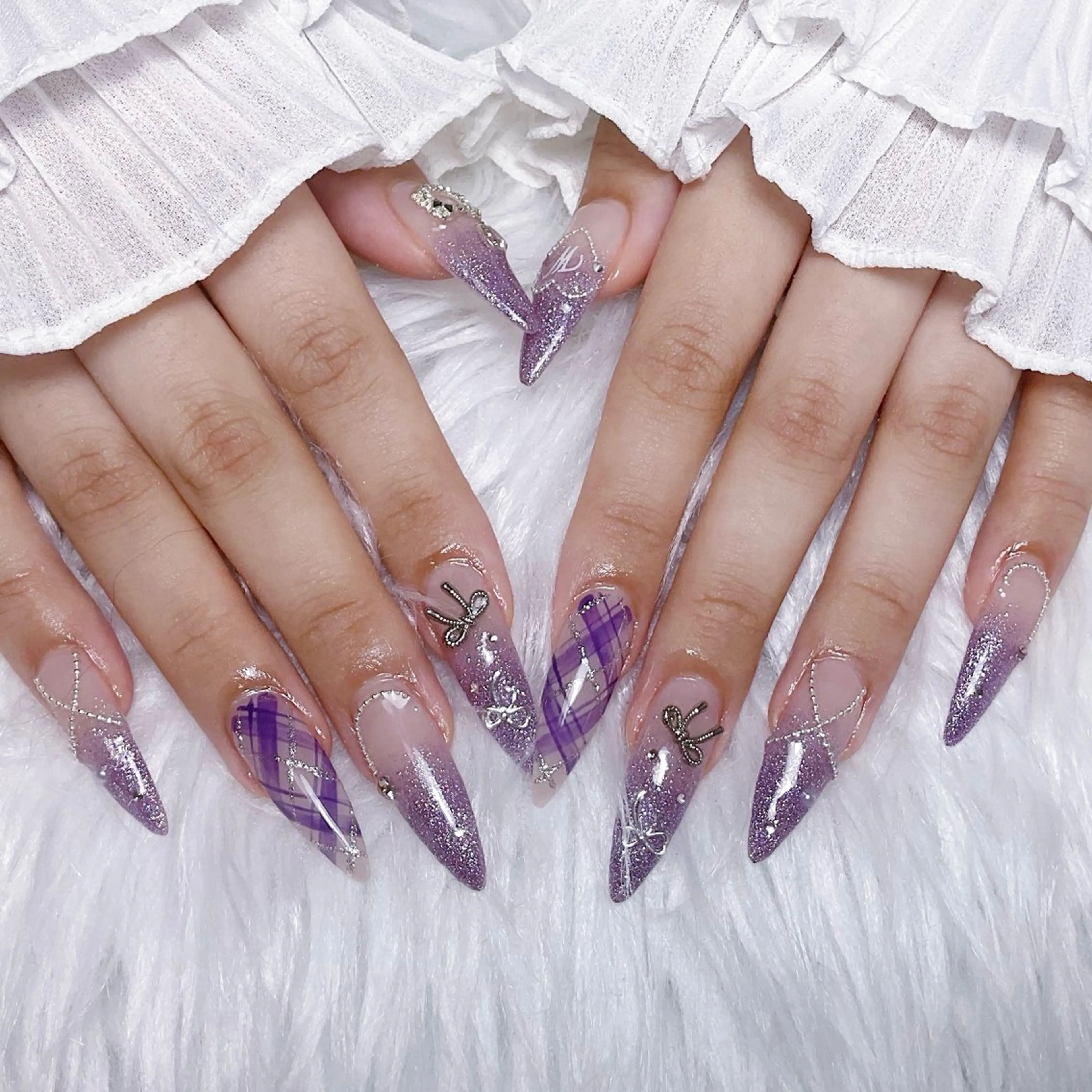 ネイル ハンドネイル 🍭Yun nail hyejin🌸のネイルデザイン