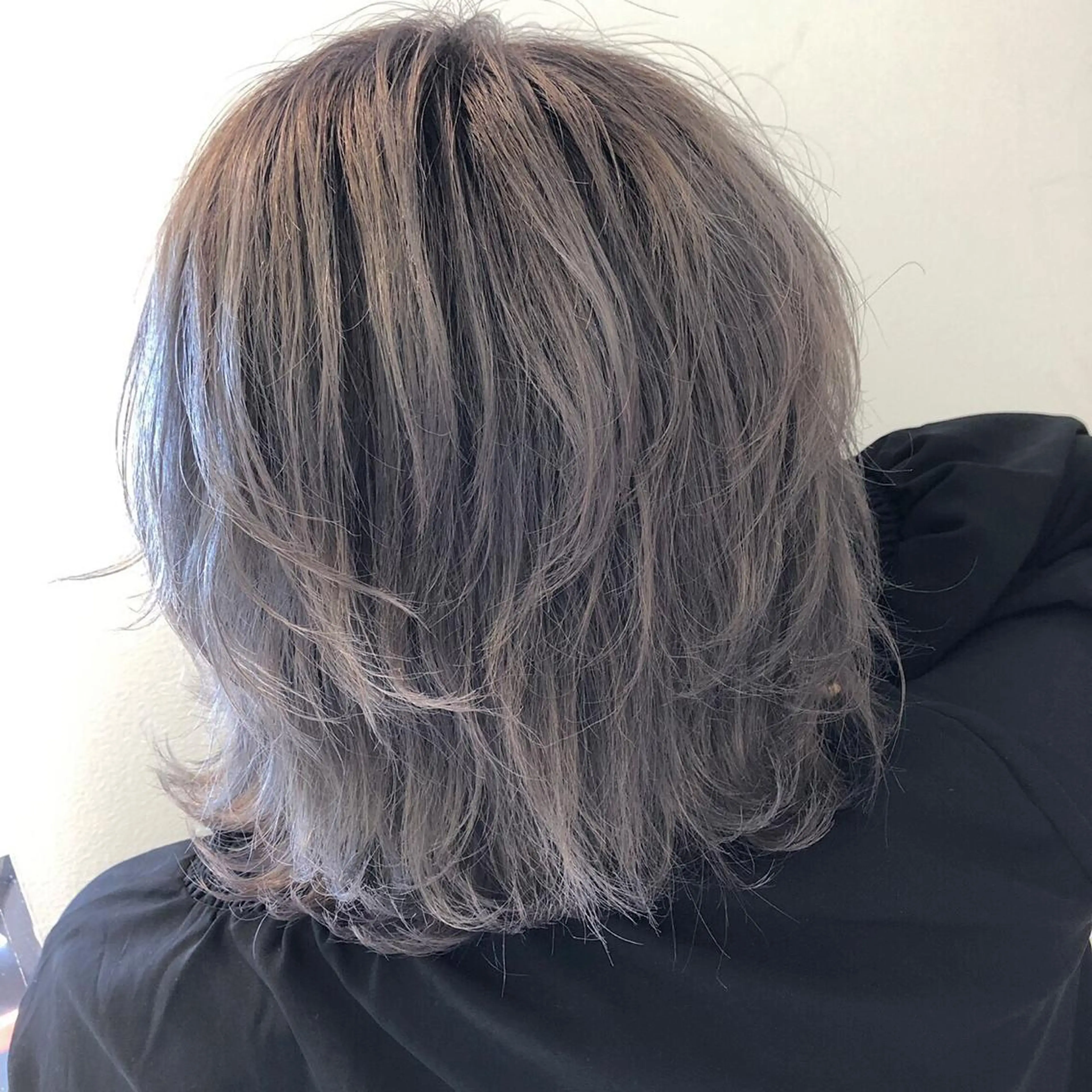 ミディアム カラー 渡邊 唯のヘアスタイル
