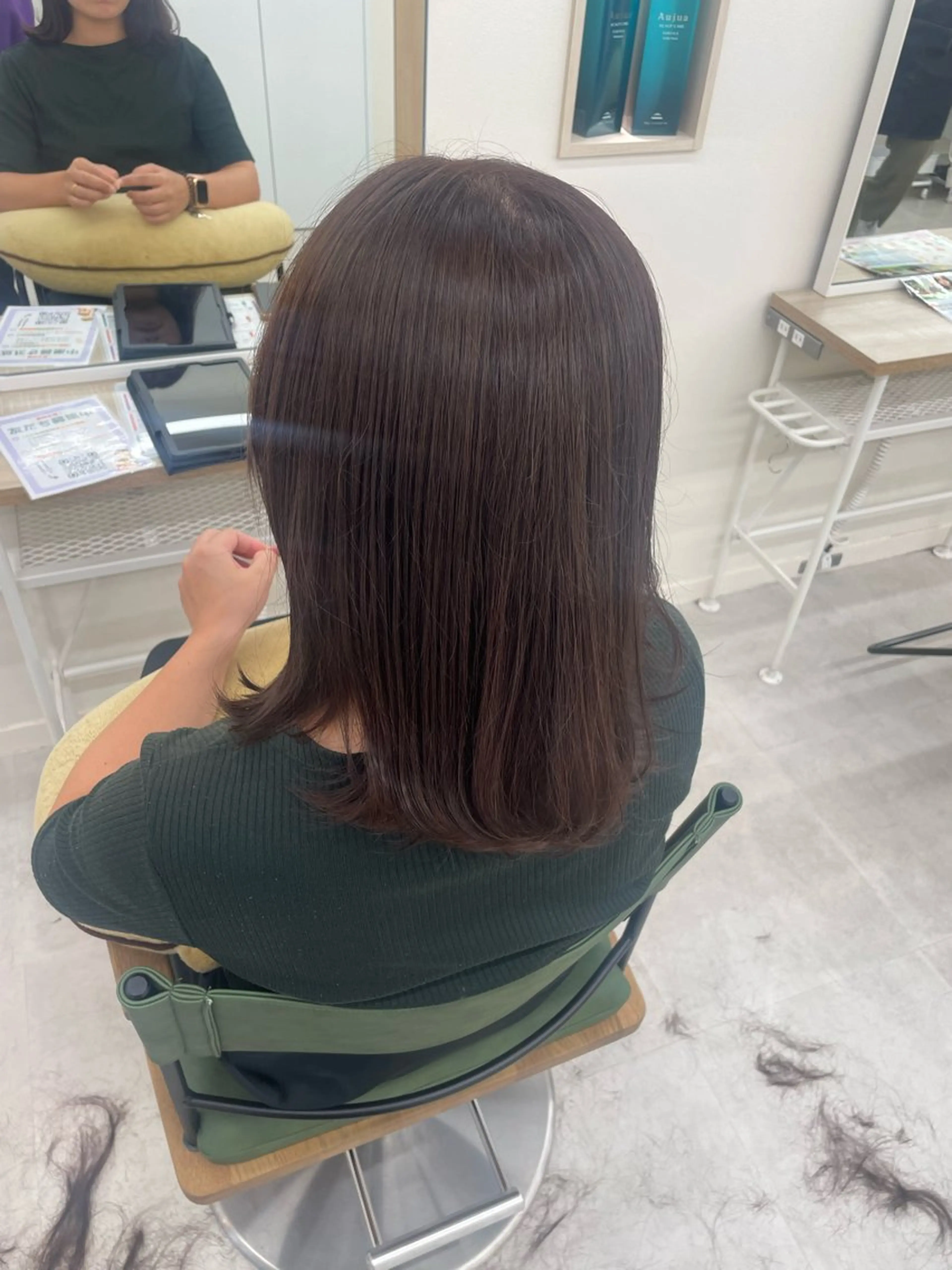 セミロング カラー カット ヘアカラー トリートメント NaVIユウジ 透明感カラーのヘアスタイル